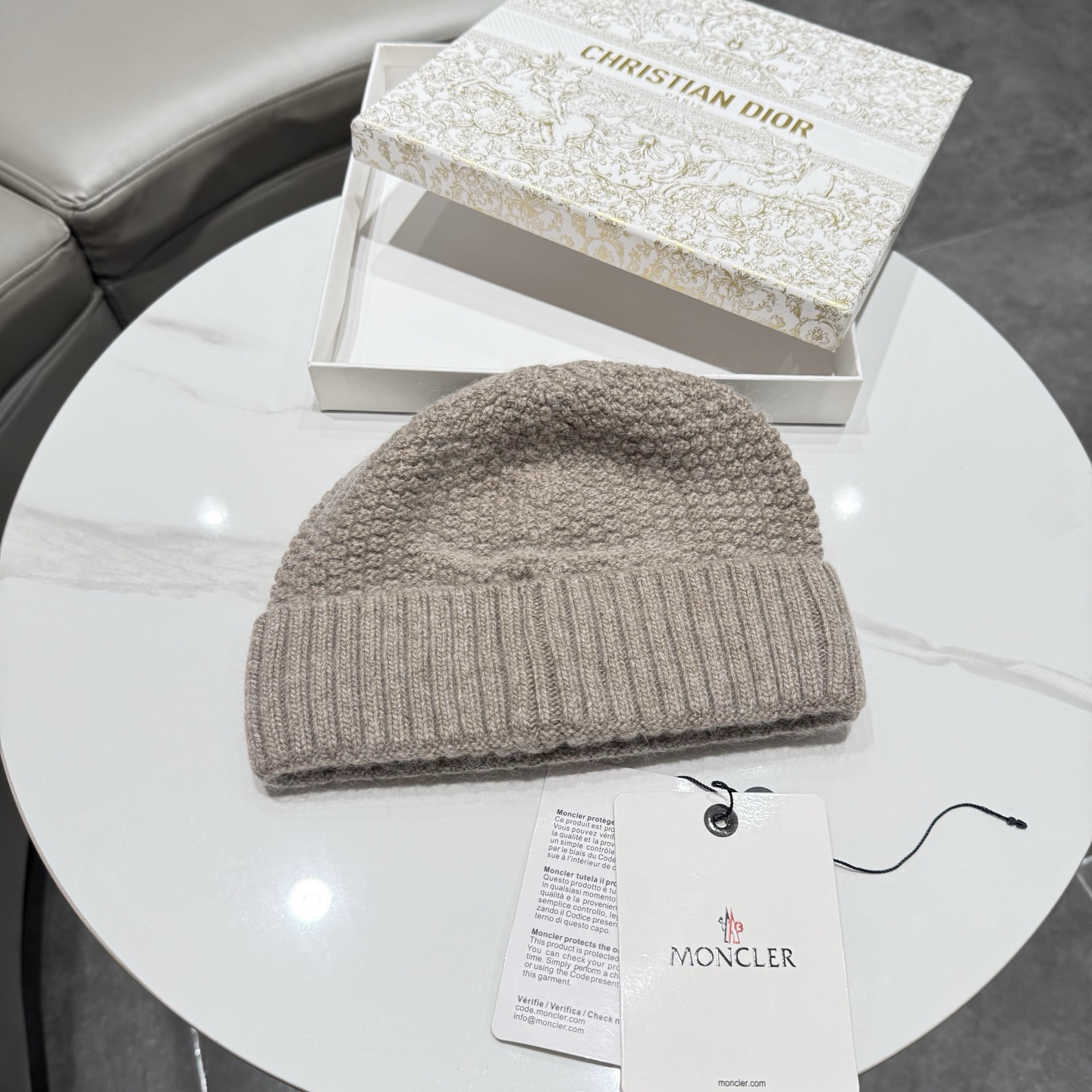 【MONCLER蒙口】2026秋冬新款男女款羊毛兔毛针织毛线帽，大牌简约～秋冬穿搭必备 