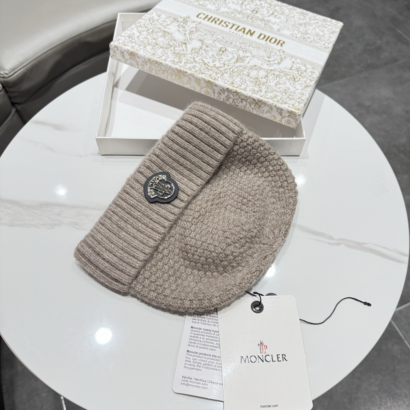 【MONCLER蒙口】2026秋冬新款男女款羊毛兔毛针织毛线帽，大牌简约～秋冬穿搭必备 