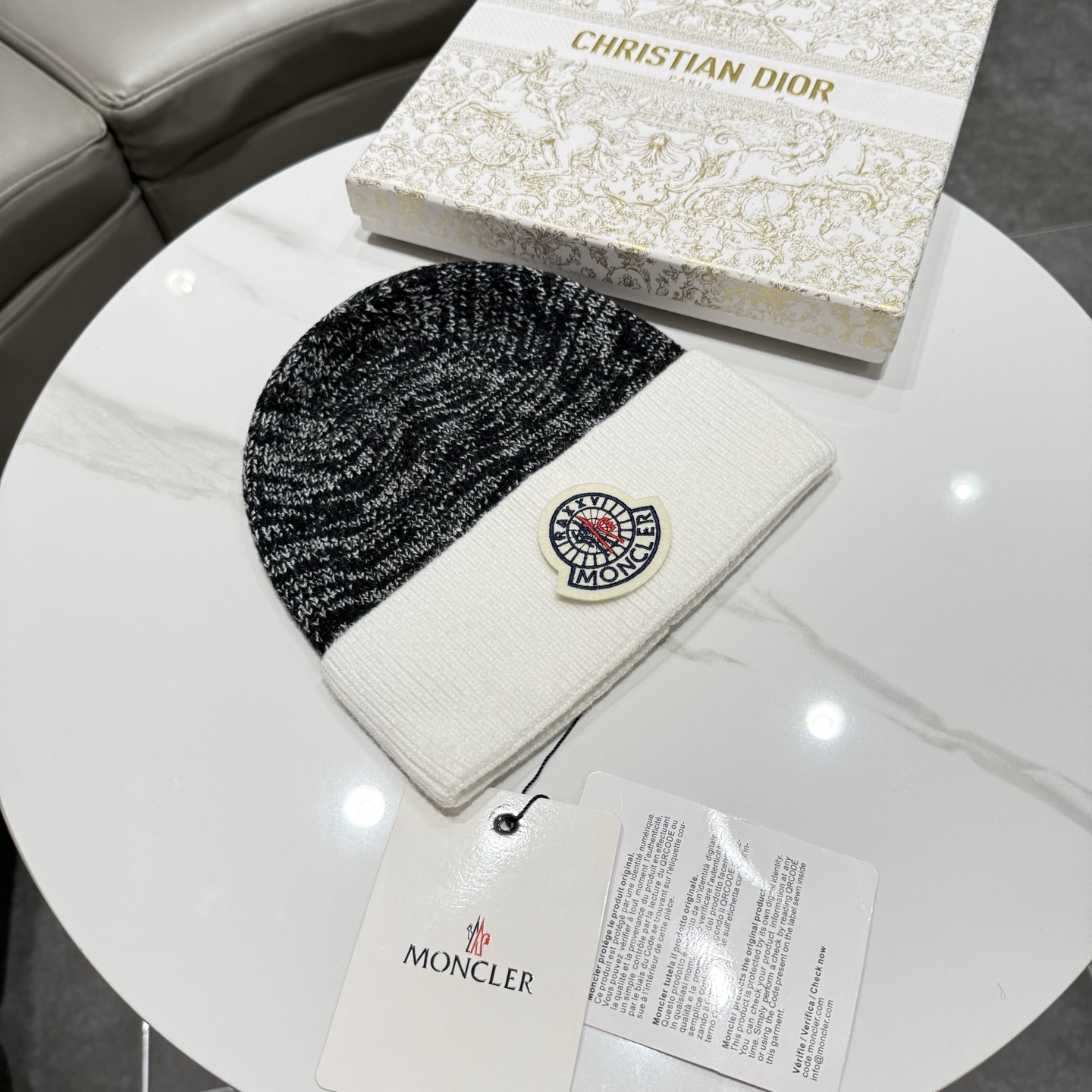 【Moncler蒙口】2026秋冬新款男女款加绒毛线帽# 非常有质感的一款～复古风 