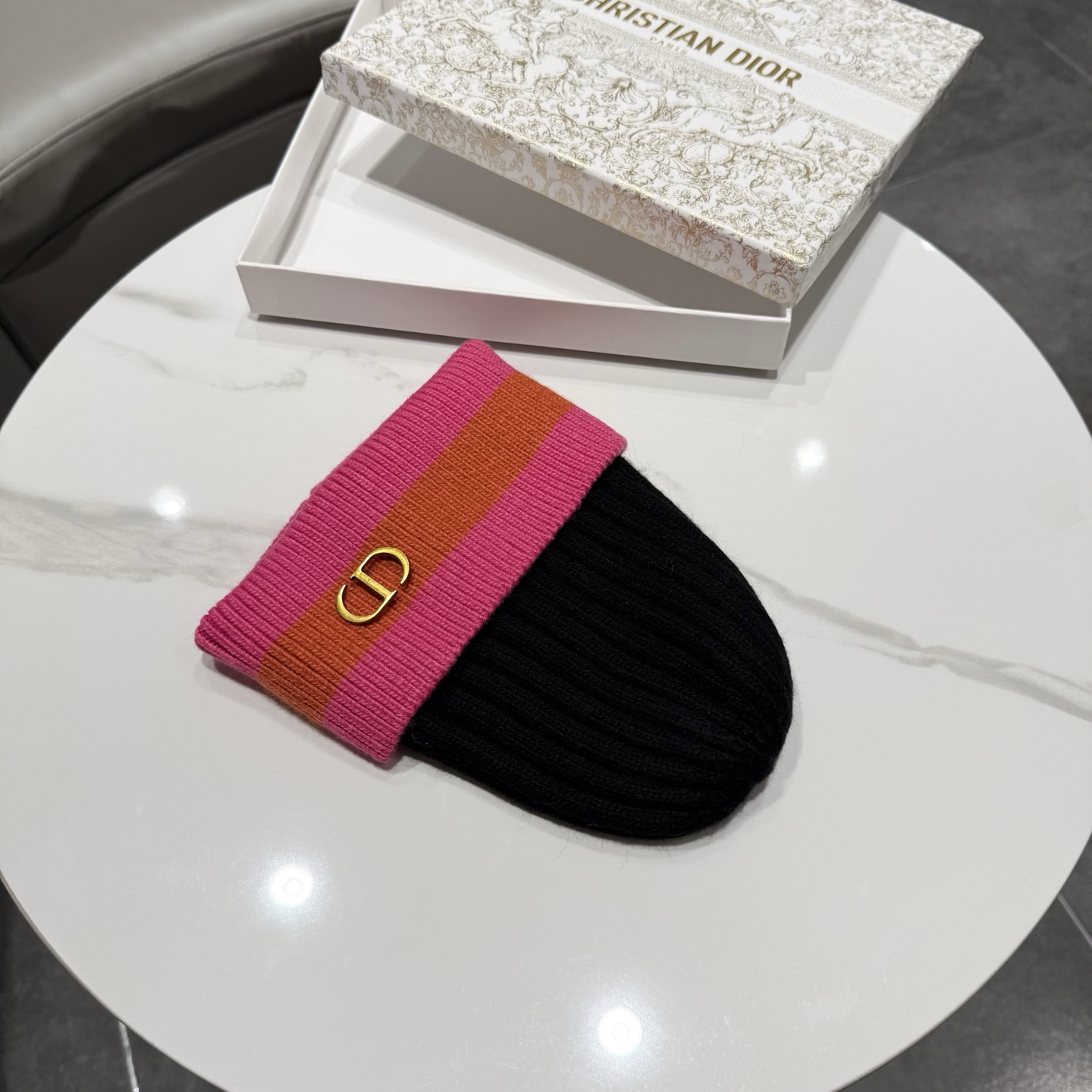 【DIOR迪奥】2026秋冬新款大牌同款羊毛针织毛线帽，吊牌齐全～出街超好搭配！