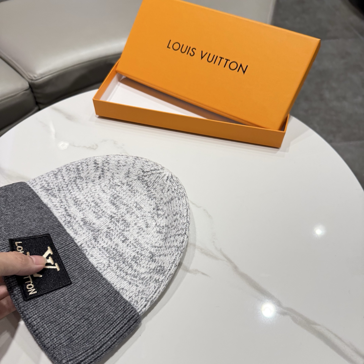 路易威登棒球帽 LouisVuitton😍新款LV毛线帽，重工打造♥️高端大气，百搭款🤗男女