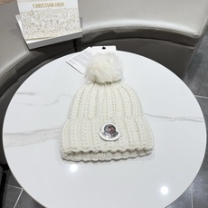 蒙口。经典蒙口布标毛线帽!小姐姐的冬日最爱~随便搭配什么衣服都好看!又减龄又显可爱的一款~颜色很多,随心百搭~毛球配的是 蒙口。经典蒙口布标毛线帽!小姐姐的冬日最爱~随便搭配什么衣服都好看!又减龄又显可爱的一款~颜色很多,随心百搭~毛球配的是