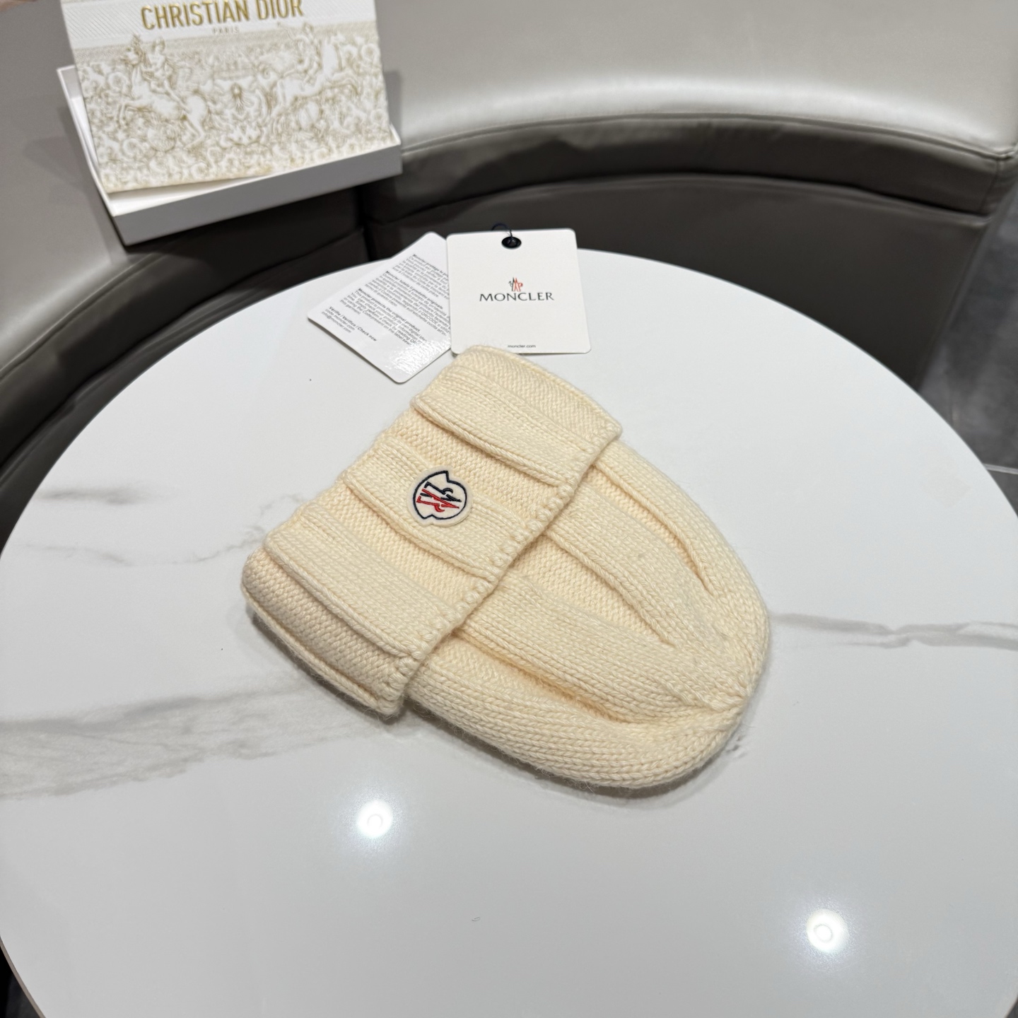 【MONCLER蒙口】2026秋冬新款男女款羊毛兔毛针织毛线帽，大牌简约～秋冬穿搭必备
