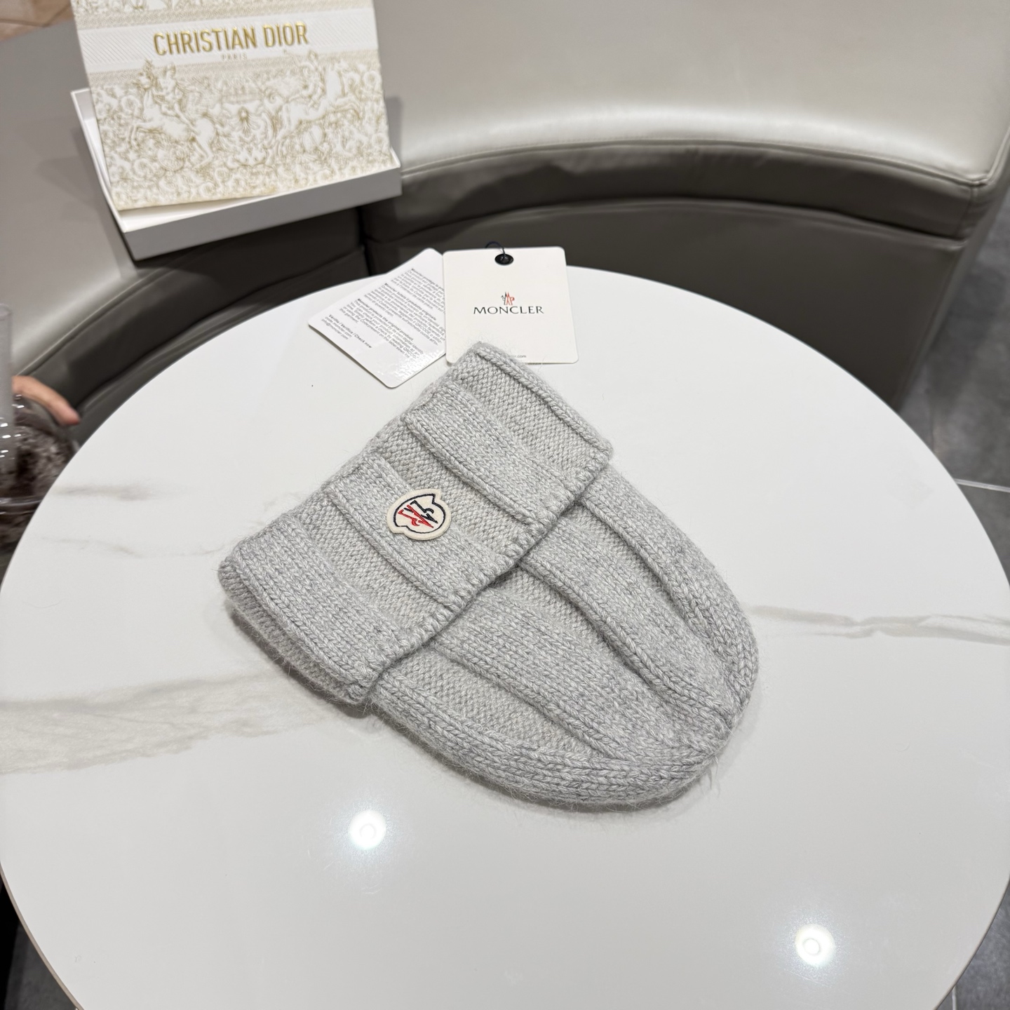【MONCLER蒙口】2026秋冬新款男女款羊毛兔毛针织毛线帽，大牌简约～秋冬穿搭必备