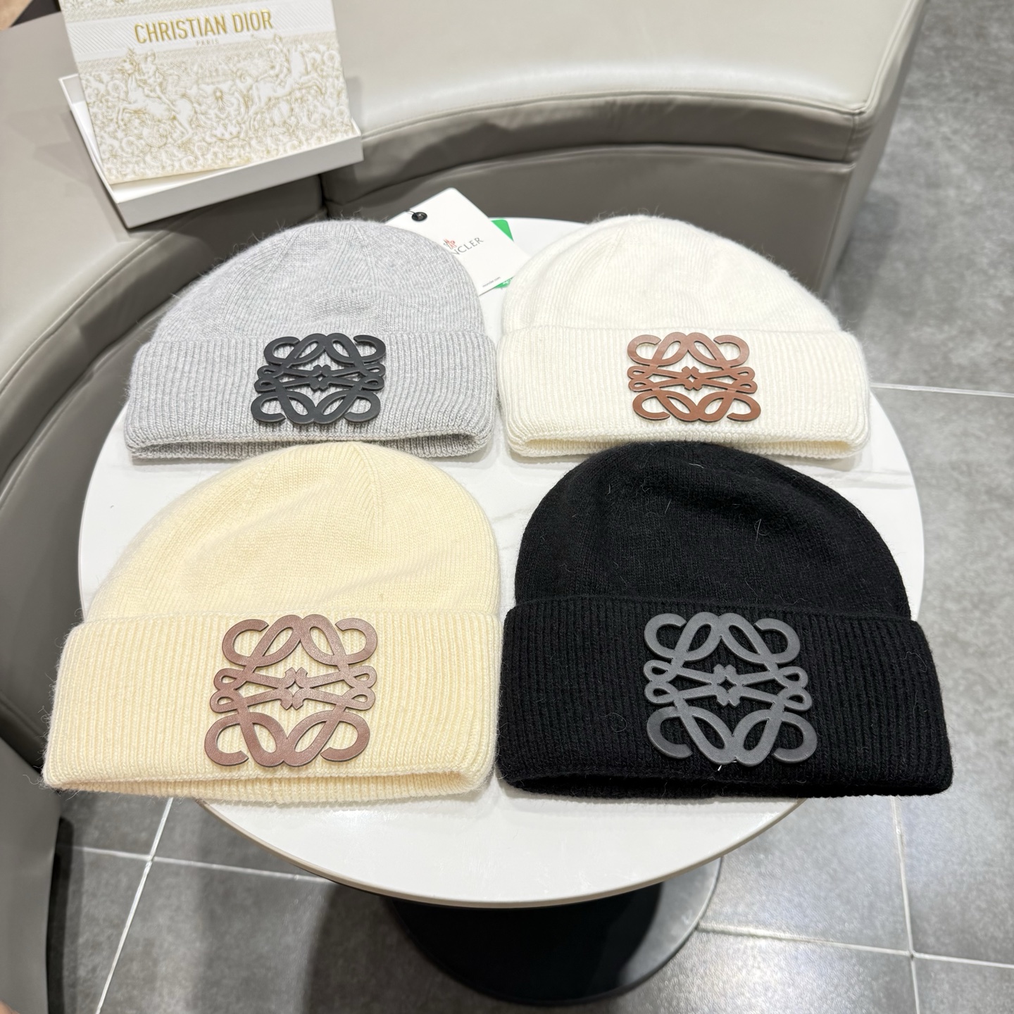 罗意威 LOEWE毛线帽 新款羊毛原版原标设计，质感超好，外部线条定位标准，做工精细，简约大气低价走量！