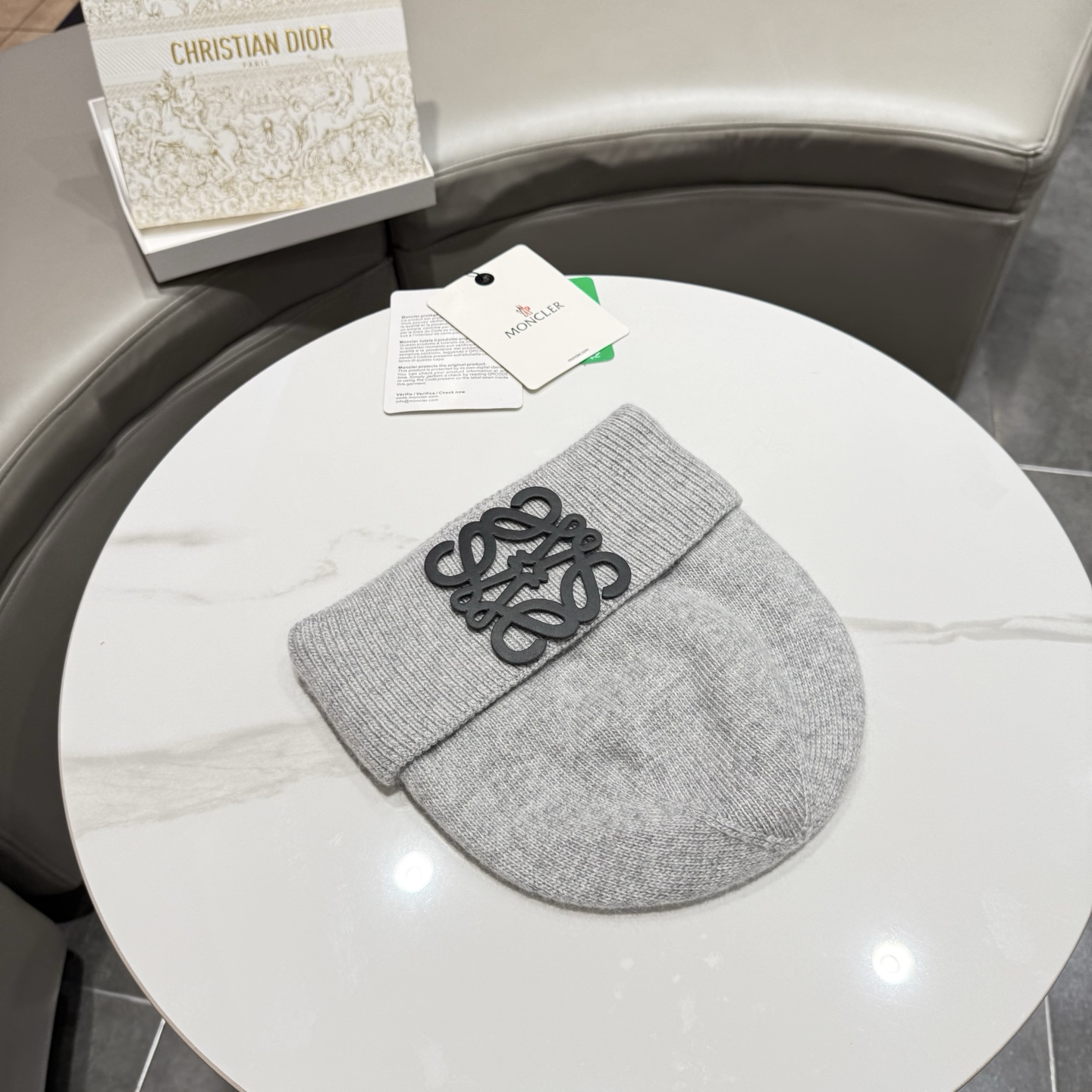 罗意威 LOEWE毛线帽 新款羊毛原版原标设计，质感超好，外部线条定位标准，做工精细，简约大气低价走量！