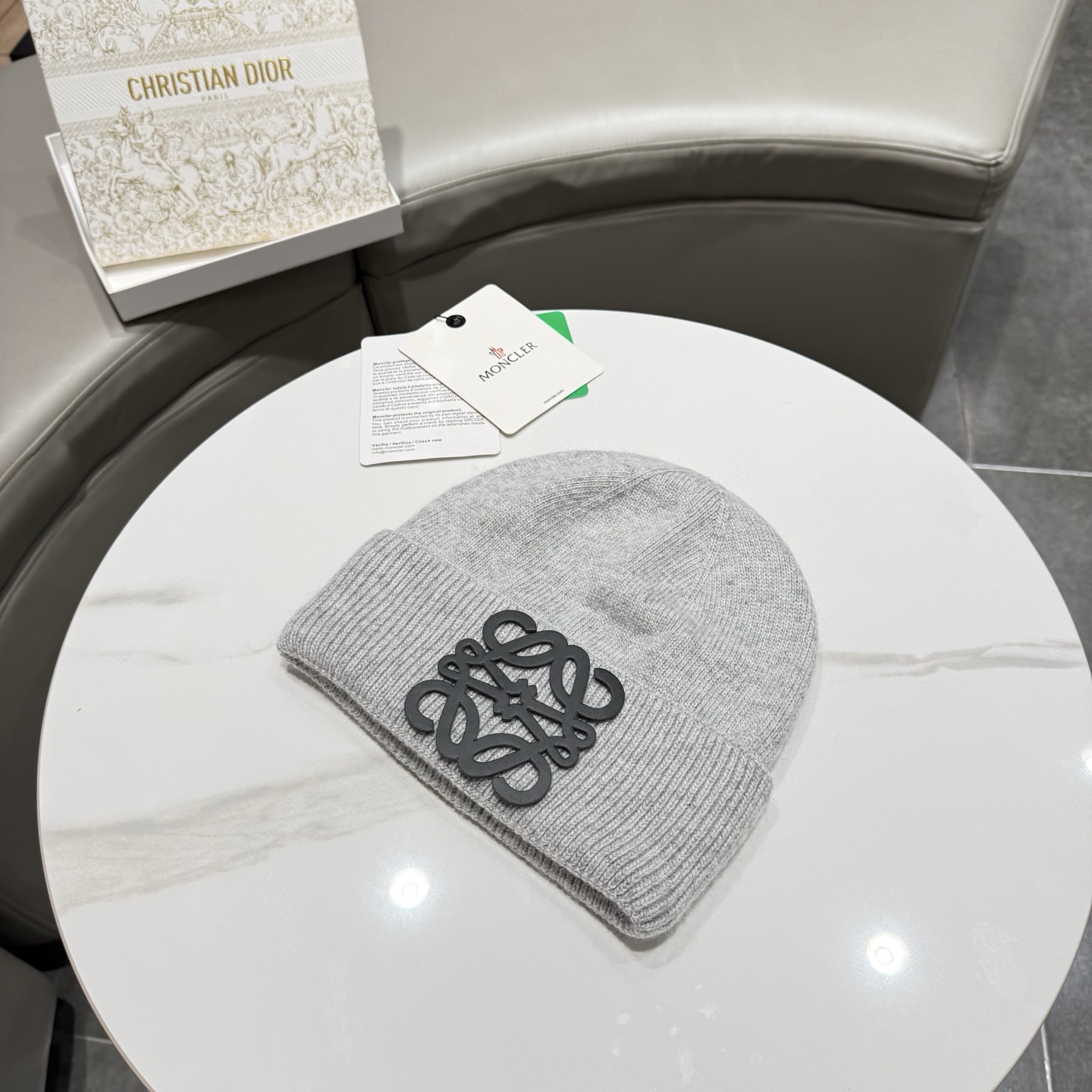 罗意威 LOEWE毛线帽 新款羊毛原版原标设计，质感超好，外部线条定位标准，做工精细，简约大气低价走量！