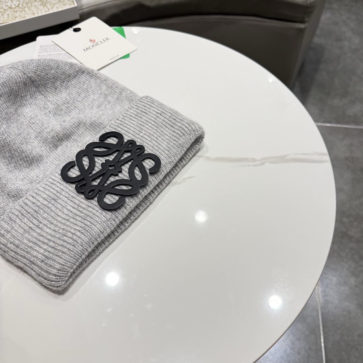 罗意威 LOEWE毛线帽 新款羊毛原版原标设计，质感超好，外部线条定位标准，做工精细，简约大气低价走量！