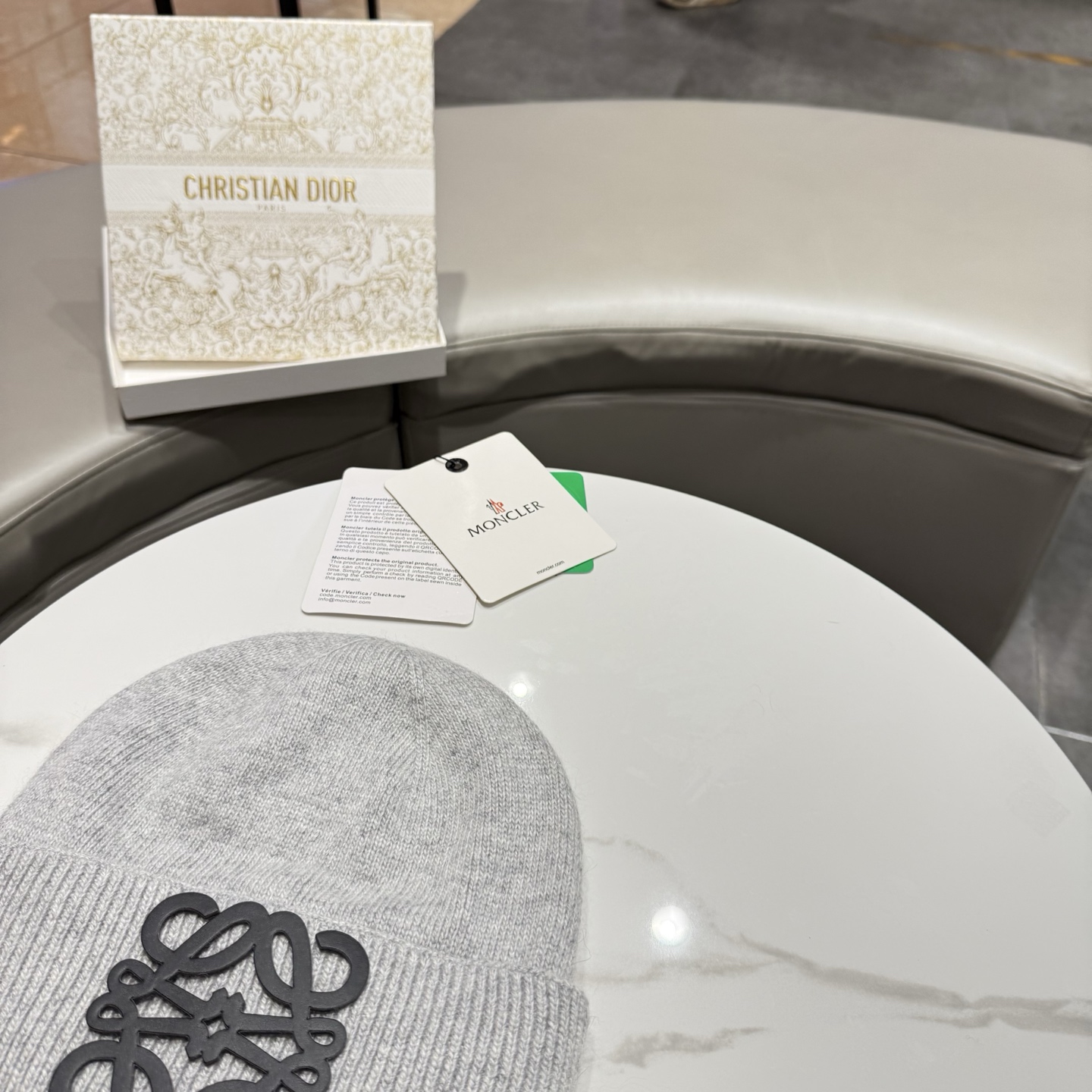罗意威 LOEWE毛线帽 新款羊毛原版原标设计，质感超好，外部线条定位标准，做工精细，简约大气低价走量！