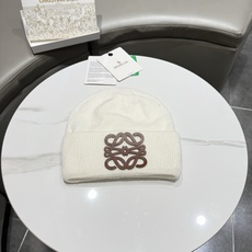 罗意威 LOEWE毛线帽 新款羊毛原版原标设计,质感超好,外部线条定位标准,做工精细,简约大气低价走量! 罗意威 LOEWE毛线帽 新款羊毛原版原标设计,质感超好,外部线条定位标准,做工精细,简约大气低价走量!