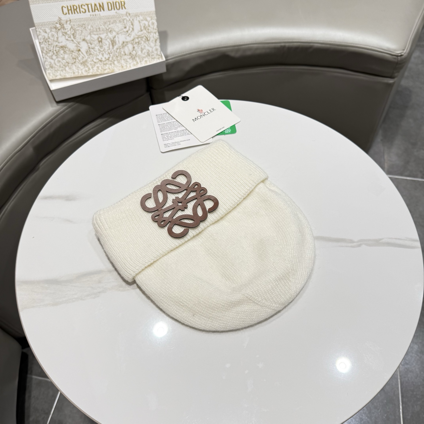 罗意威 LOEWE毛线帽 新款羊毛原版原标设计，质感超好，外部线条定位标准，做工精细，简约大气低价走量！