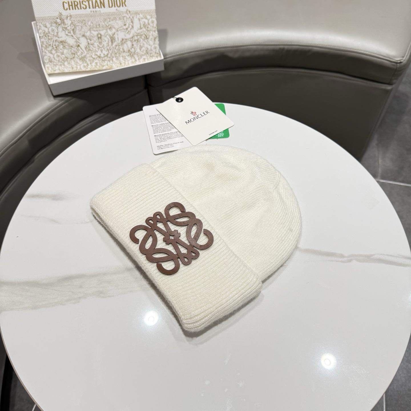 罗意威 LOEWE毛线帽 新款羊毛原版原标设计，质感超好，外部线条定位标准，做工精细，简约大气低价走量！