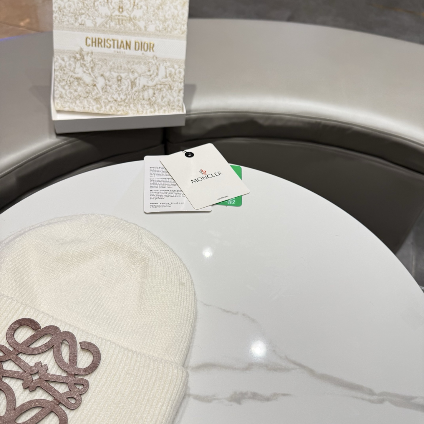 罗意威 LOEWE毛线帽 新款羊毛原版原标设计，质感超好，外部线条定位标准，做工精细，简约大气低价走量！