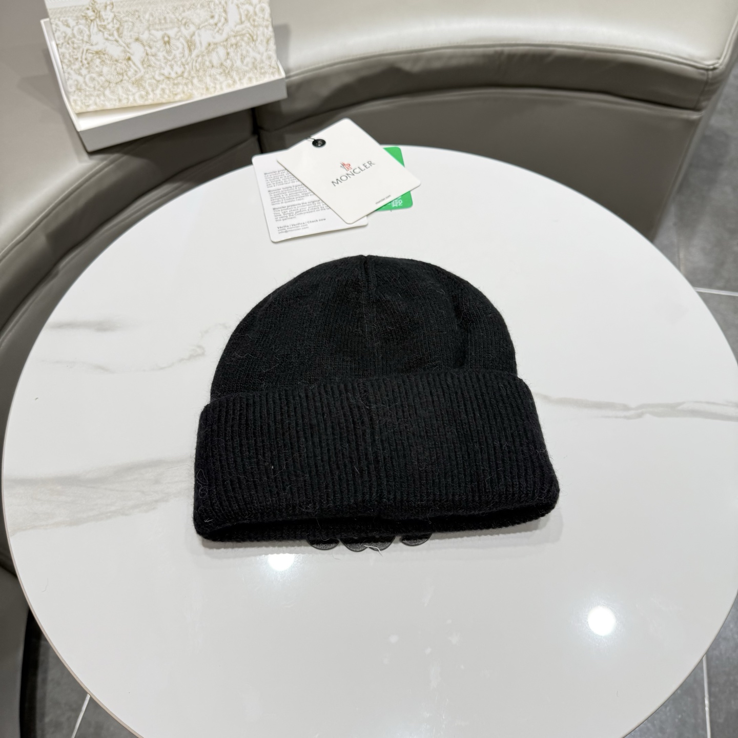 罗意威 LOEWE毛线帽 新款羊毛原版原标设计，质感超好，外部线条定位标准，做工精细，简约大气低价走量！