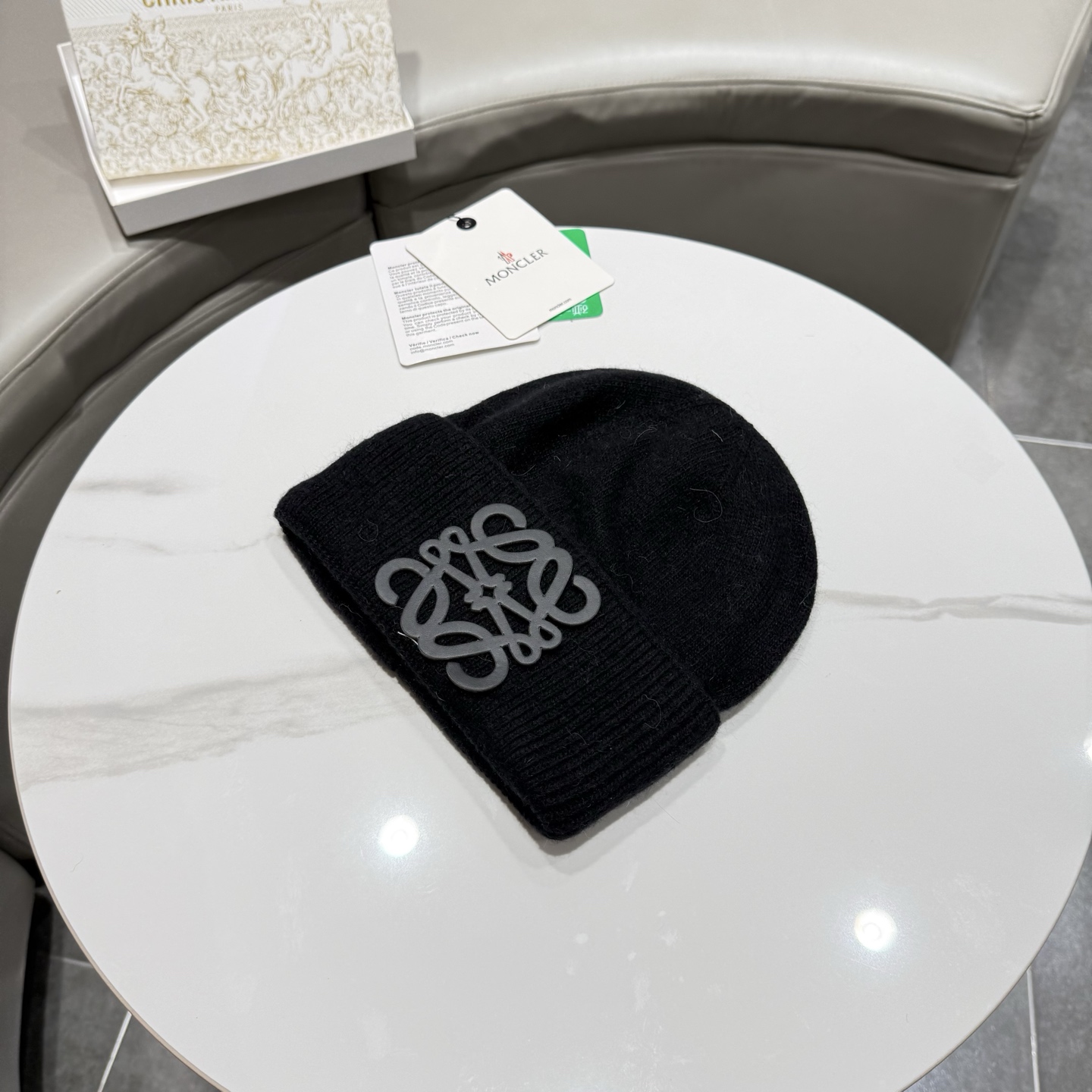 罗意威 LOEWE毛线帽 新款羊毛原版原标设计，质感超好，外部线条定位标准，做工精细，简约大气低价走量！