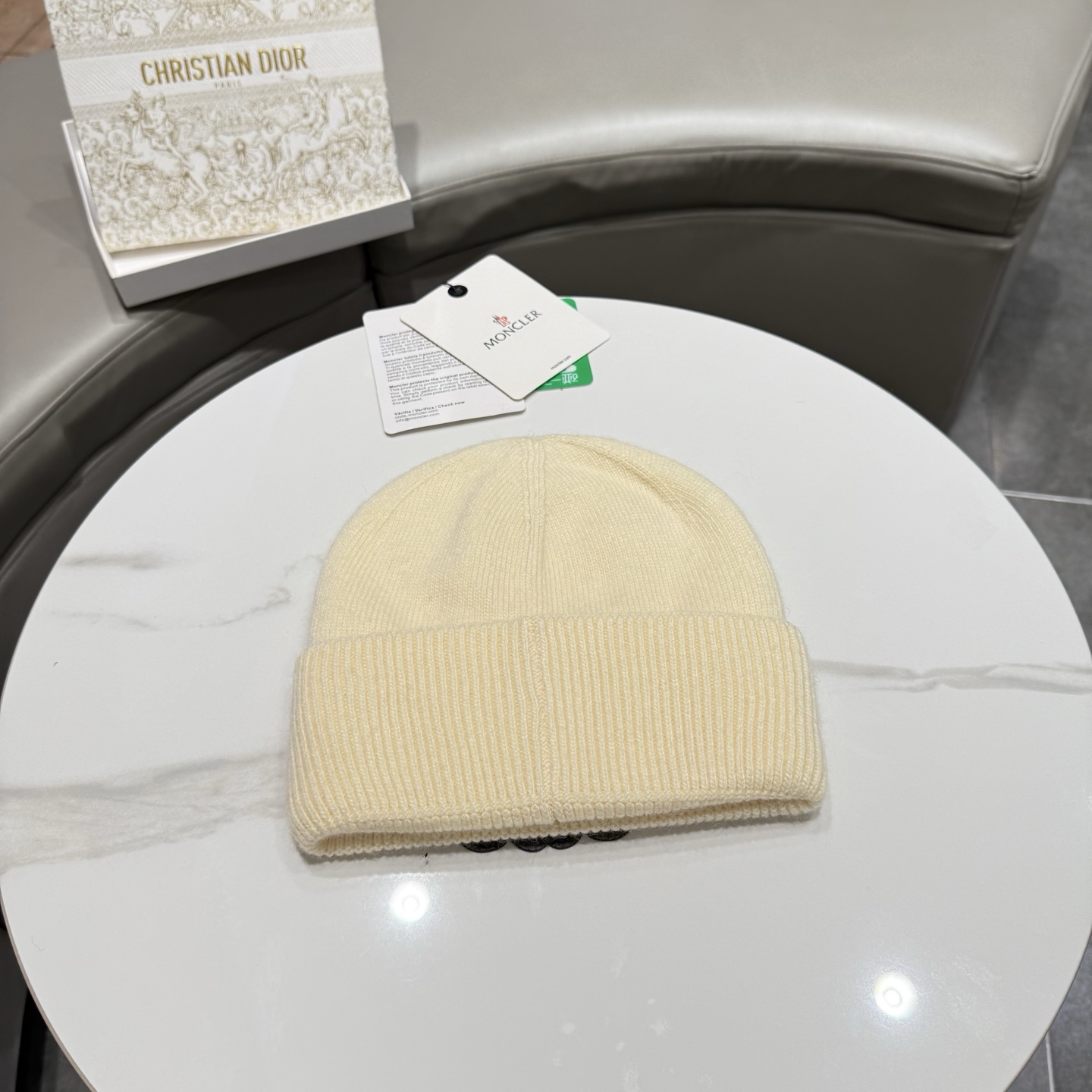 罗意威 LOEWE毛线帽 新款羊毛原版原标设计，质感超好，外部线条定位标准，做工精细，简约大气低价走量！