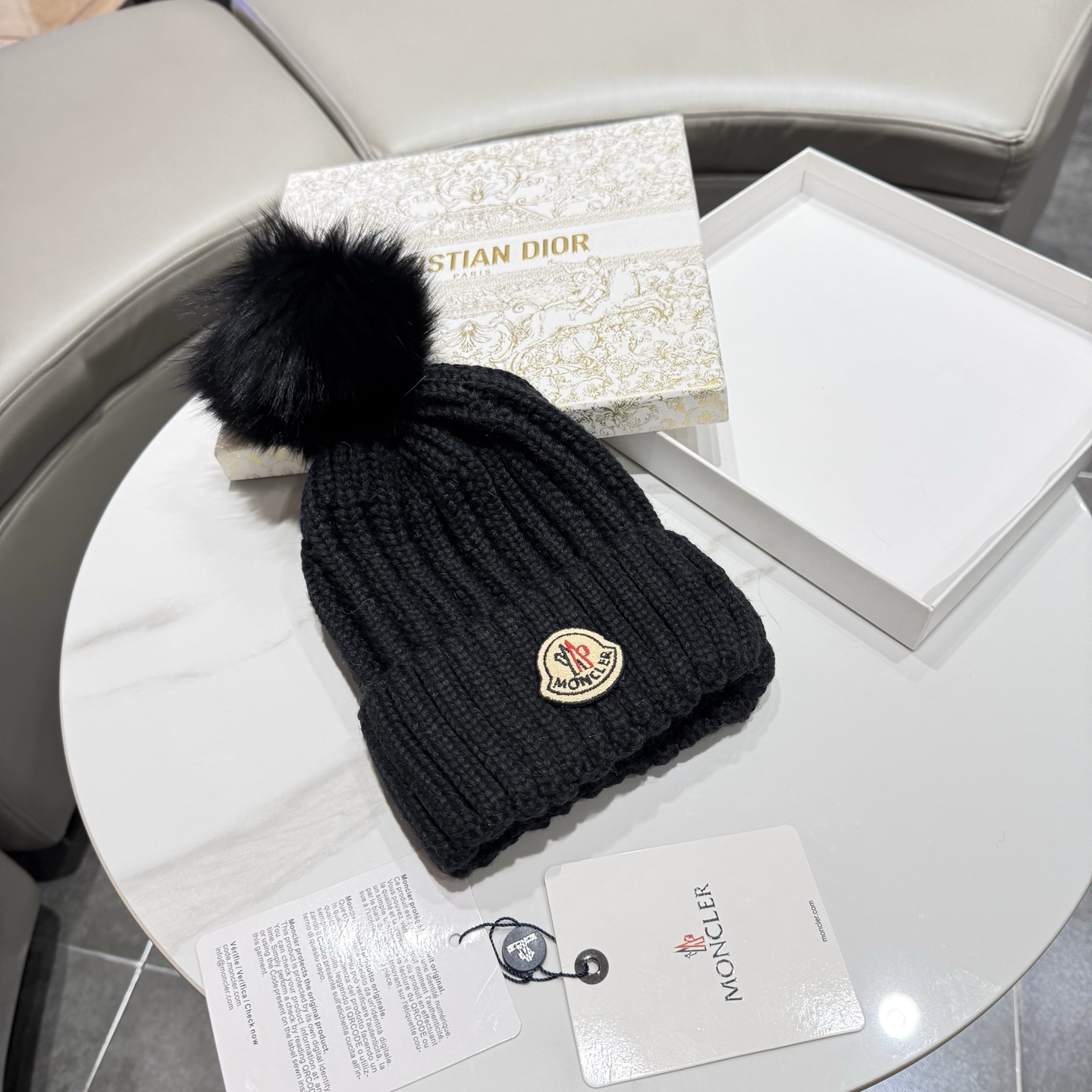【MONCLER蒙口】2026秋冬新款大牌毛球毛线帽# 非常有质感的一款～闭眼入