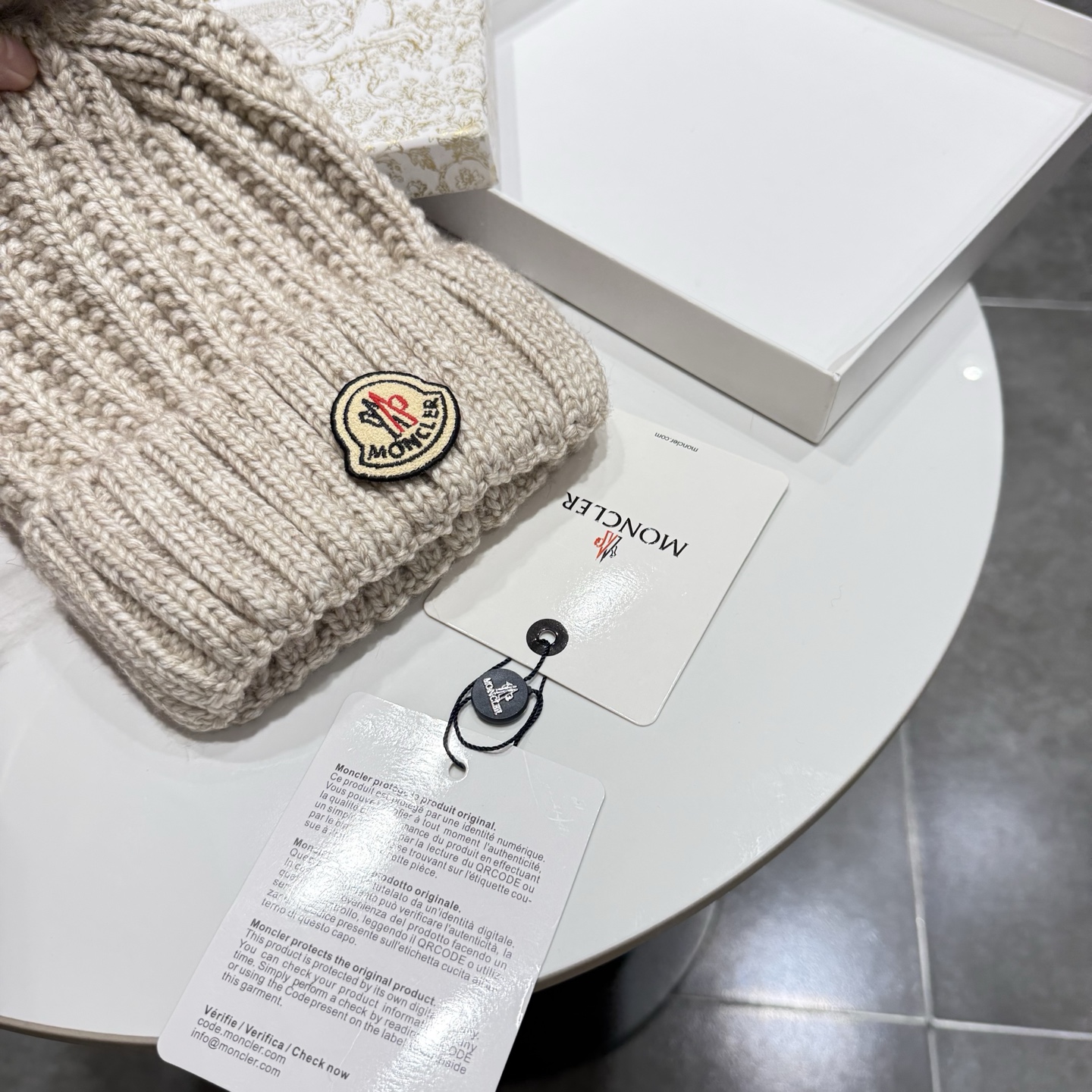 【MONCLER蒙口】2026秋冬新款大牌毛球毛线帽# 非常有质感的一款～闭眼入