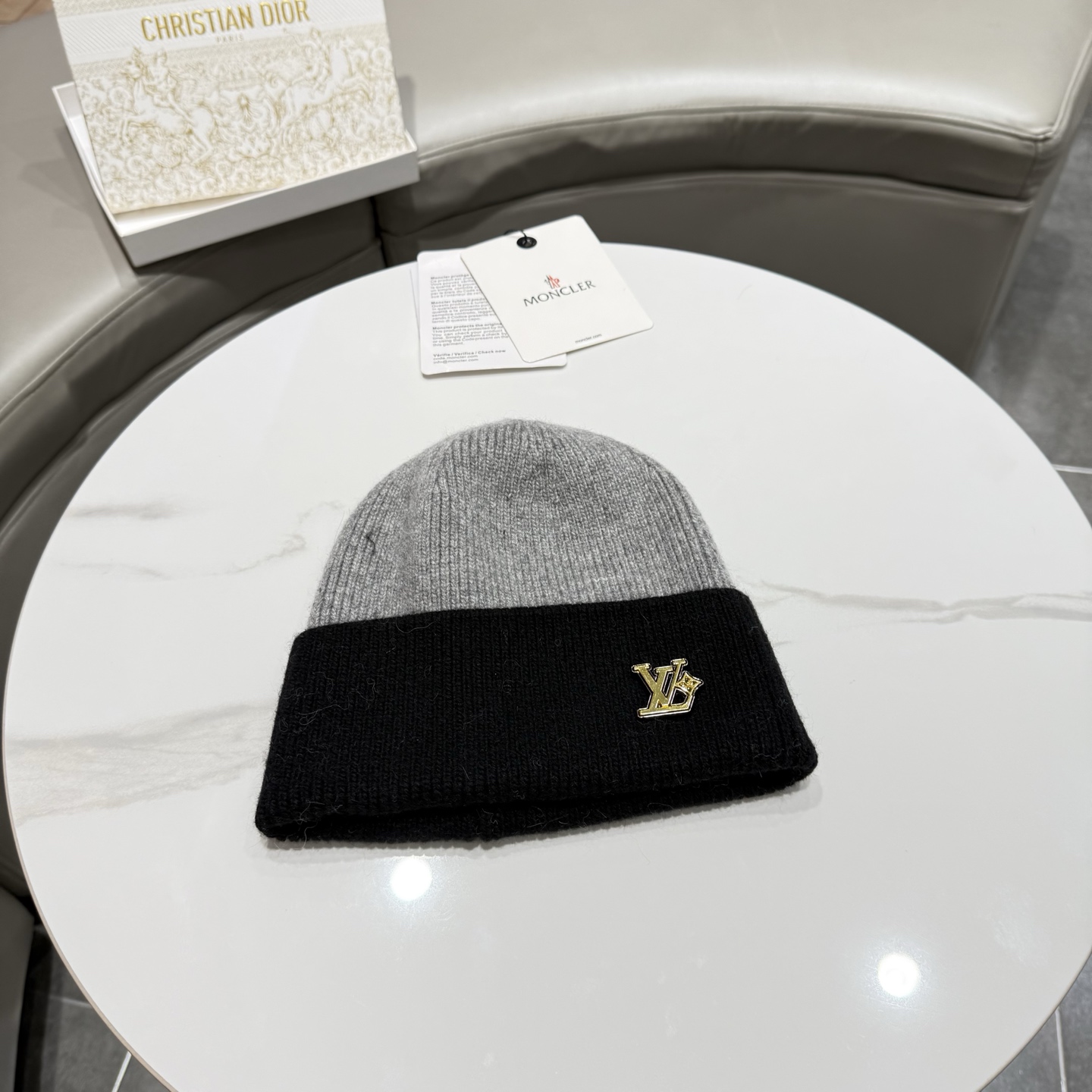 路易威登棒球帽 LouisVuitton😍新款LV毛线帽,重工打造♥️高端大气,百搭款🤗男女 路易威登棒球帽 LouisVuitton😍新款LV毛线帽,重工打造♥️高端大气,百搭款🤗男女