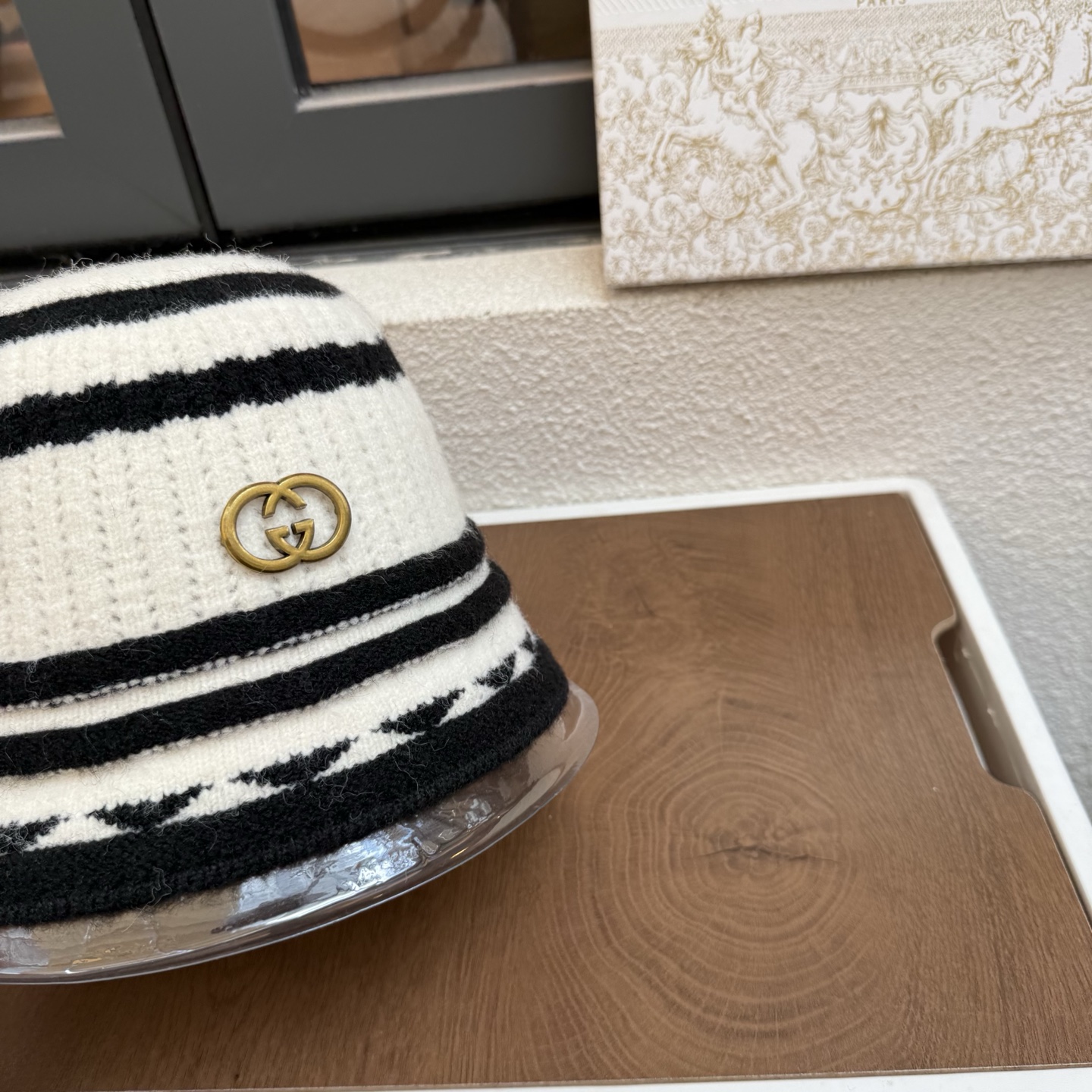 Gucci古奇秋冬新款羊毛呢渔夫帽女时尚百搭显脸小礼帽盆帽