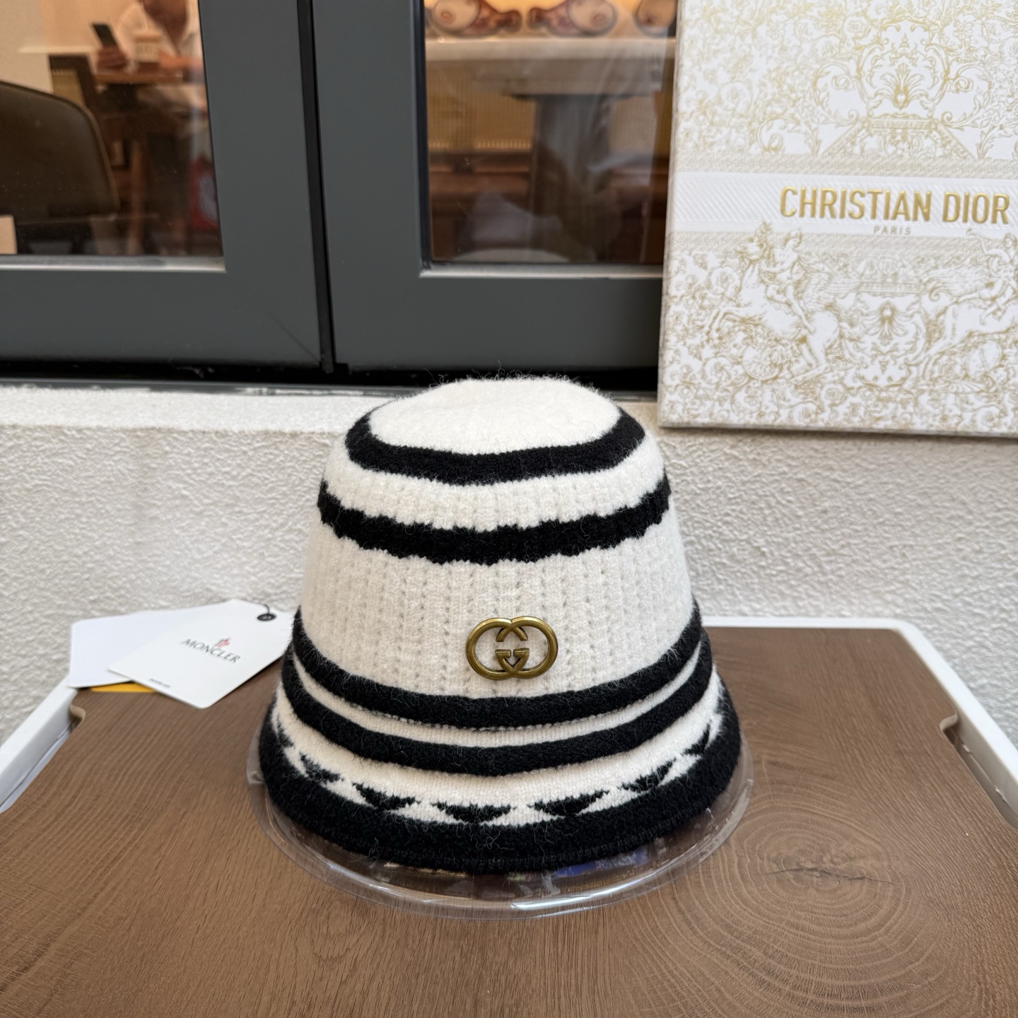Gucci古奇秋冬新款羊毛呢渔夫帽女时尚百搭显脸小礼帽盆帽