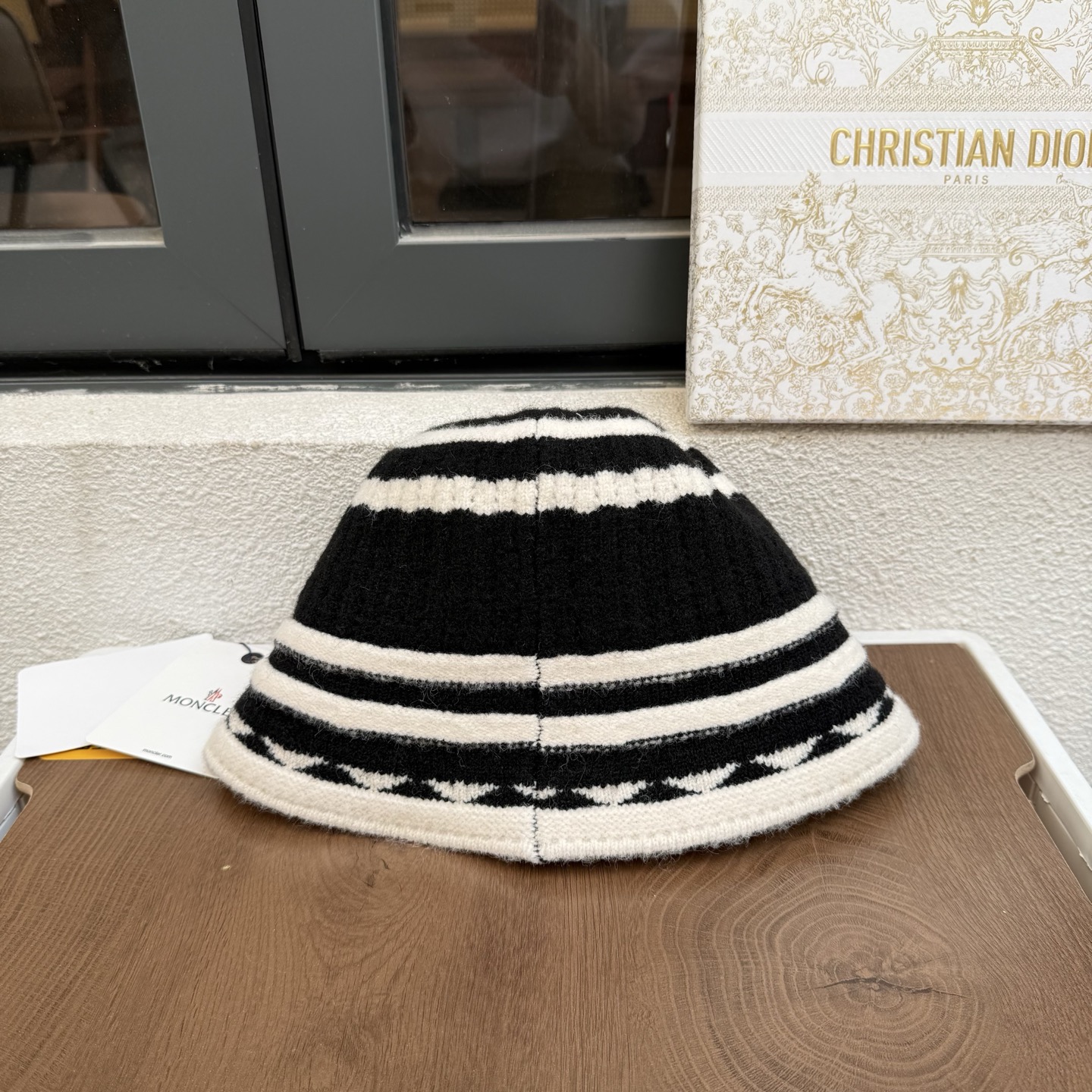 Gucci古奇秋冬新款羊毛呢渔夫帽女时尚百搭显脸小礼帽盆帽