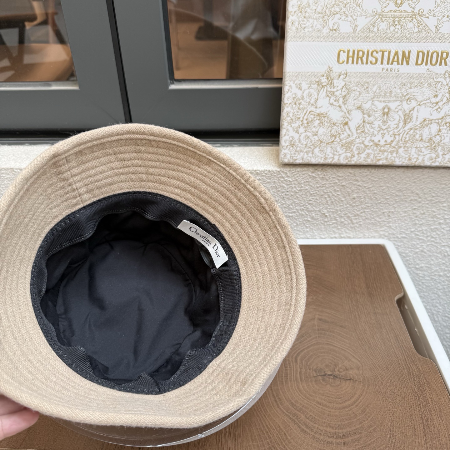 doir迪奥新款羊毛渔夫帽，头围57cm