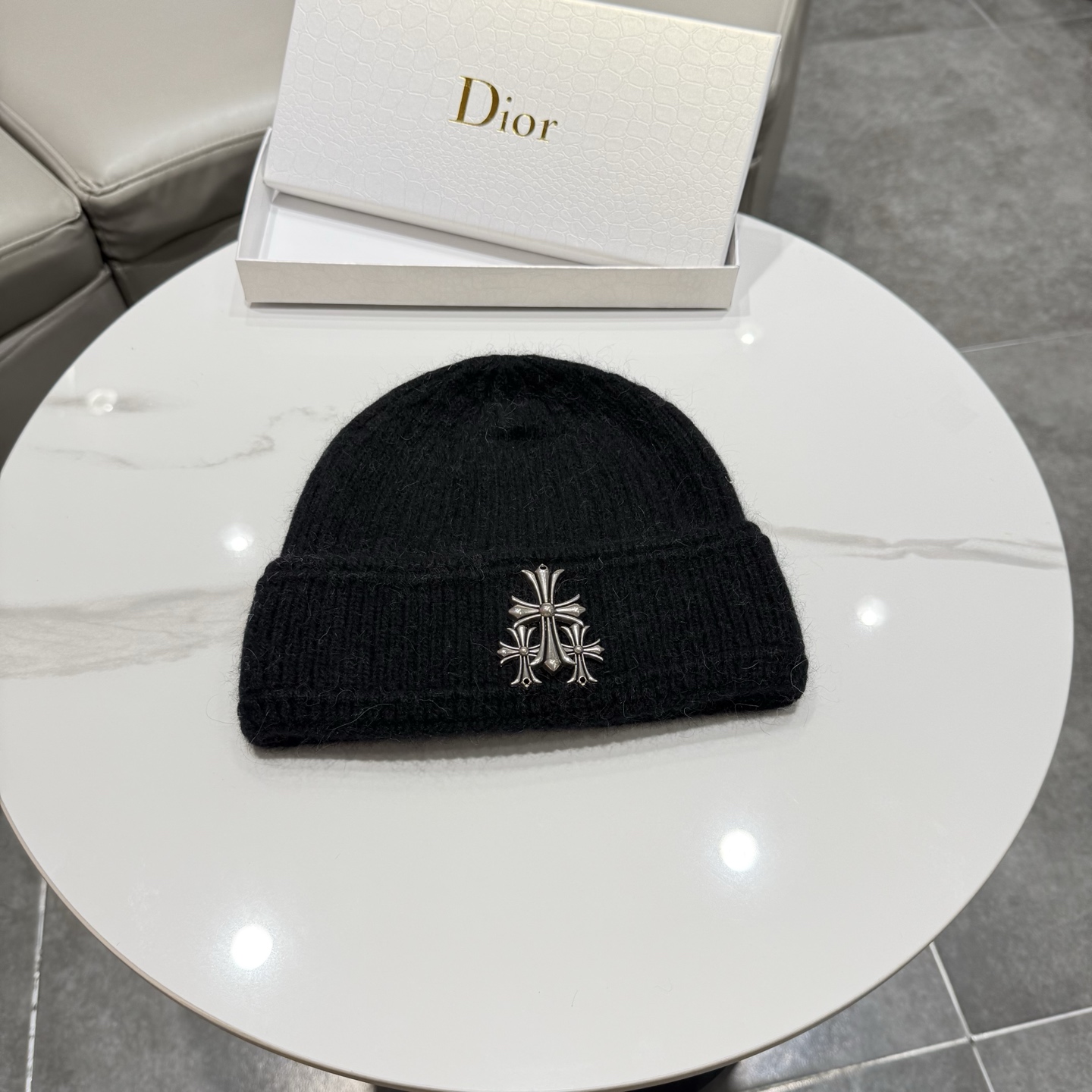 克罗心最新兔毛毛线帽 时尚前卫的休闲设计风格，戴上头就是这样好看看哦，做工精细，男女同款！ 