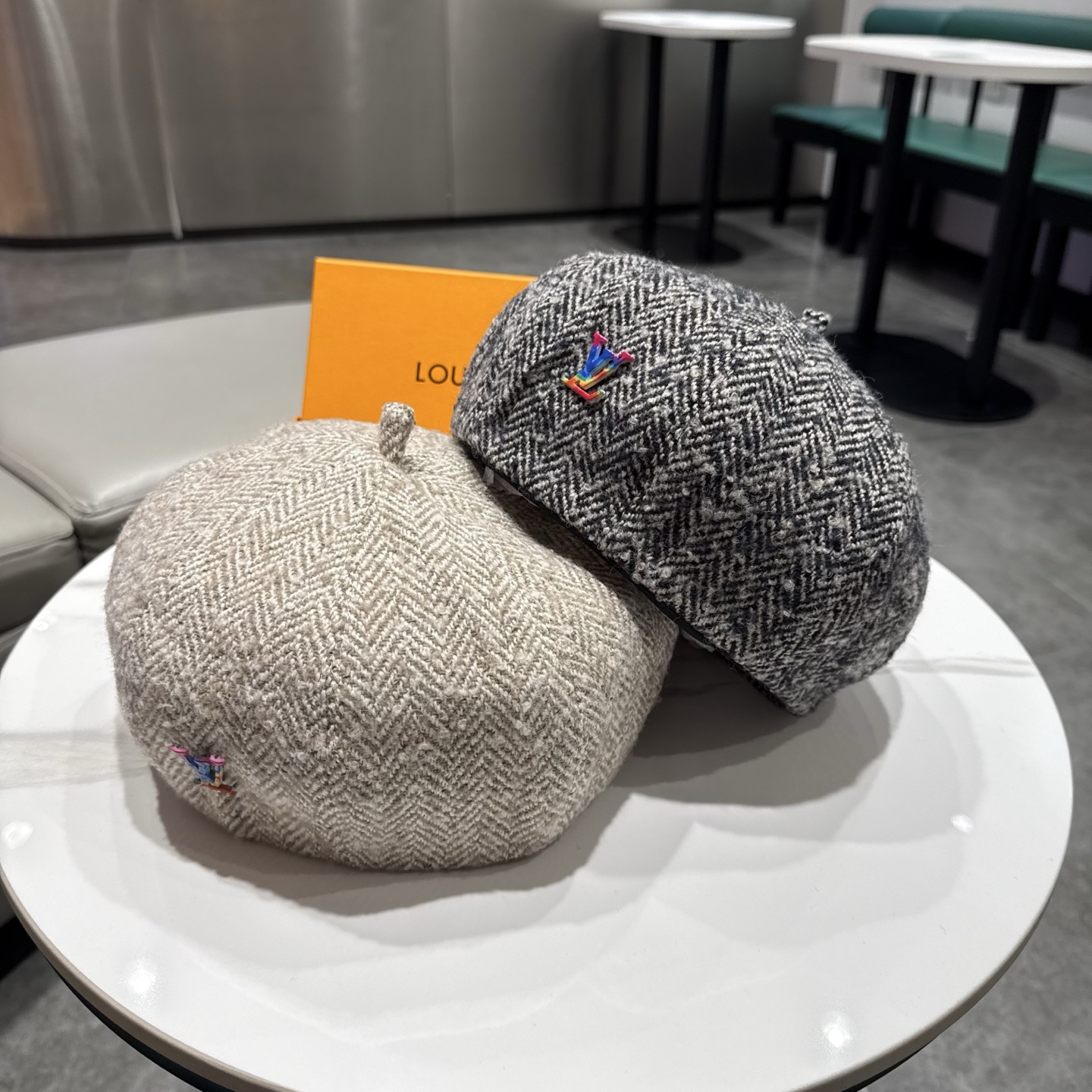 LV路易威登英伦复古雪花羊毛贝雷帽子女秋冬保暖画家帽百搭哈里斯纹空