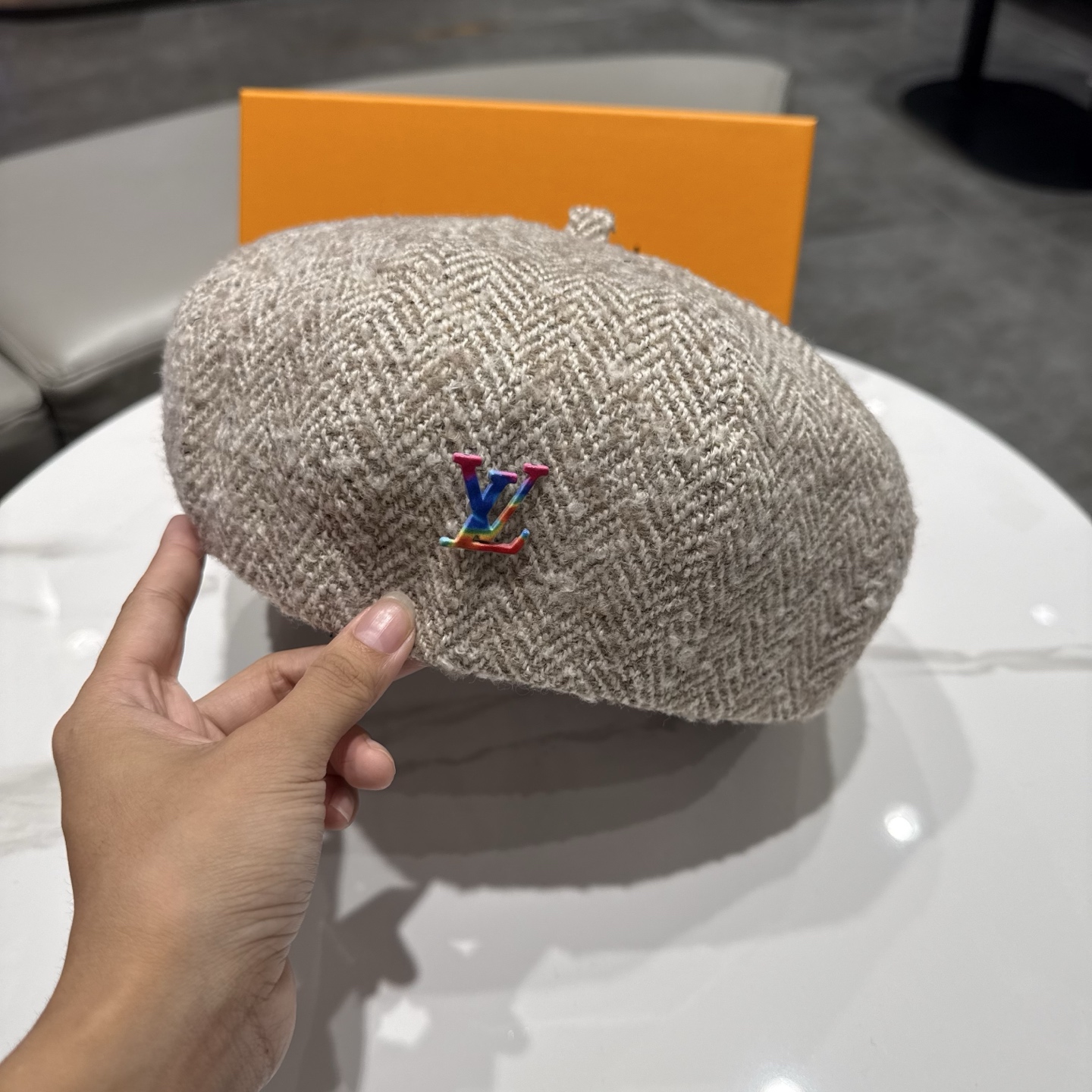 LV路易威登英伦复古雪花羊毛贝雷帽子女秋冬保暖画家帽百搭哈里斯纹空