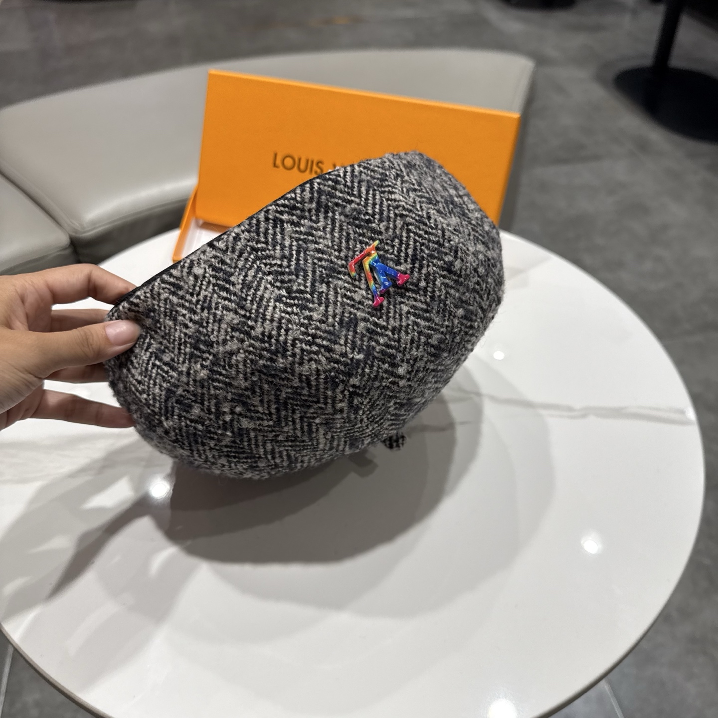 LV路易威登英伦复古雪花羊毛贝雷帽子女秋冬保暖画家帽百搭哈里斯纹空