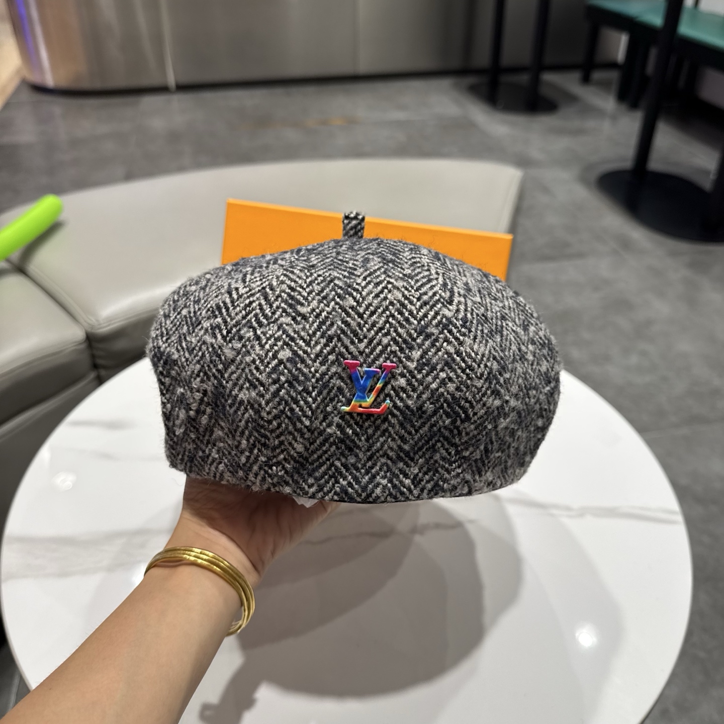 LV路易威登英伦复古雪花羊毛贝雷帽子女秋冬保暖画家帽百搭哈里斯纹空