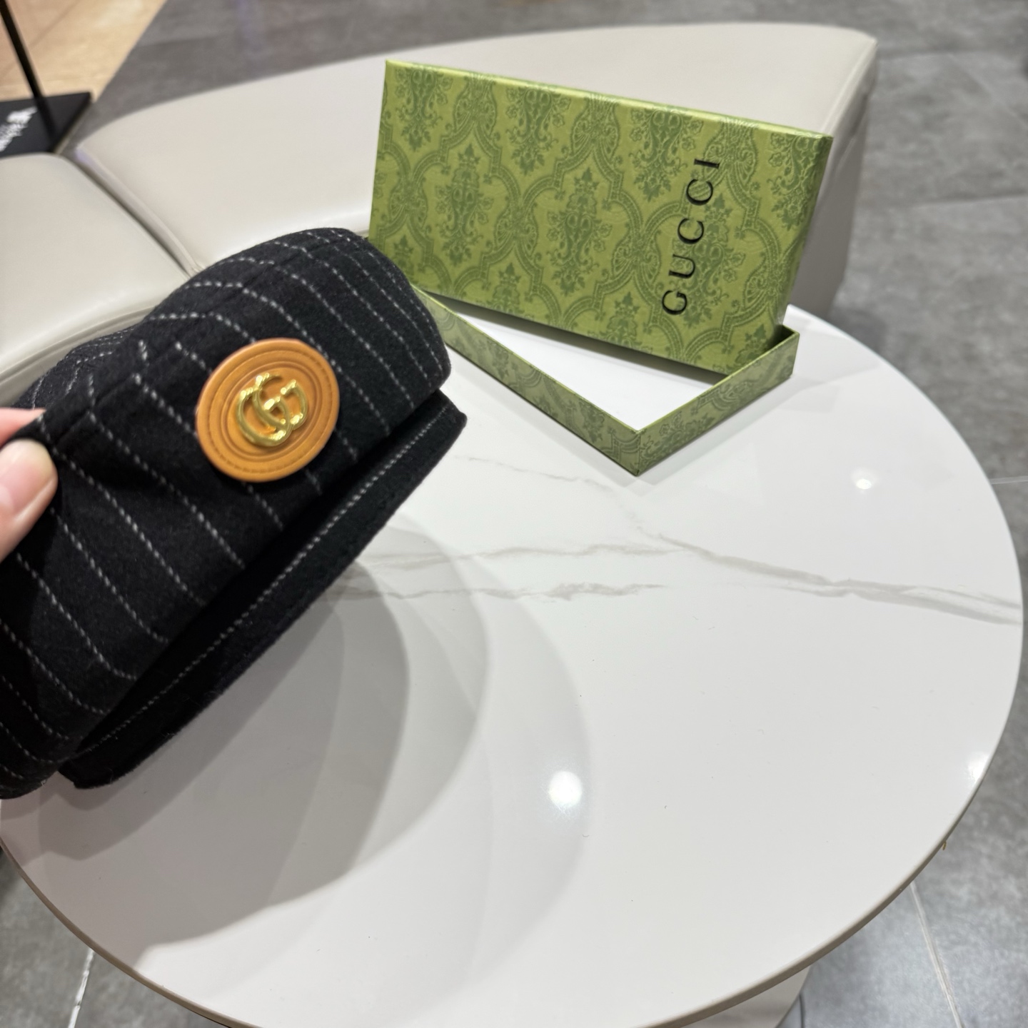 GUCCI古奇新款秋冬条纹羊毛鸭舌帽时尚百搭保暖防风英伦复古画家帽老钱风 httP: