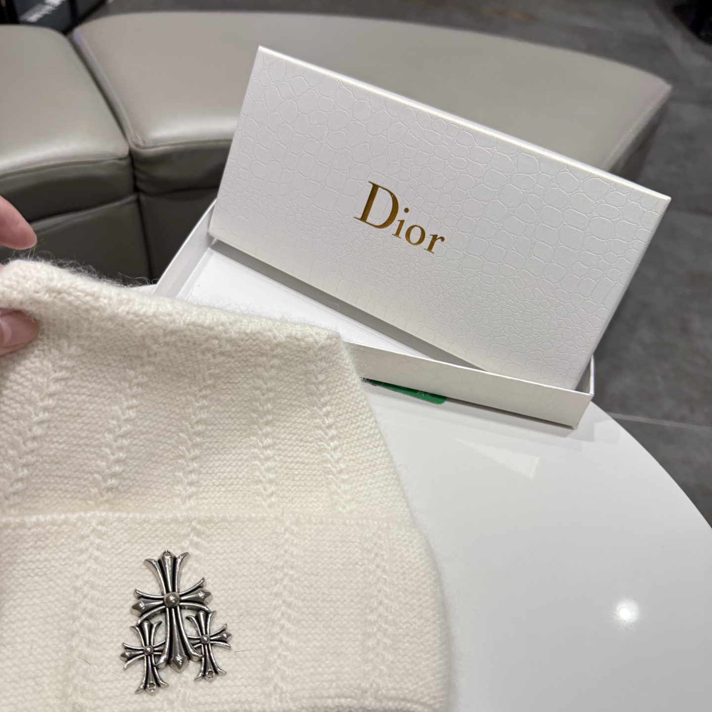 克罗心最新毛线帽 时尚前卫的休闲设计风格，戴上头就是这样好看看哦，做工精细，男女同款！