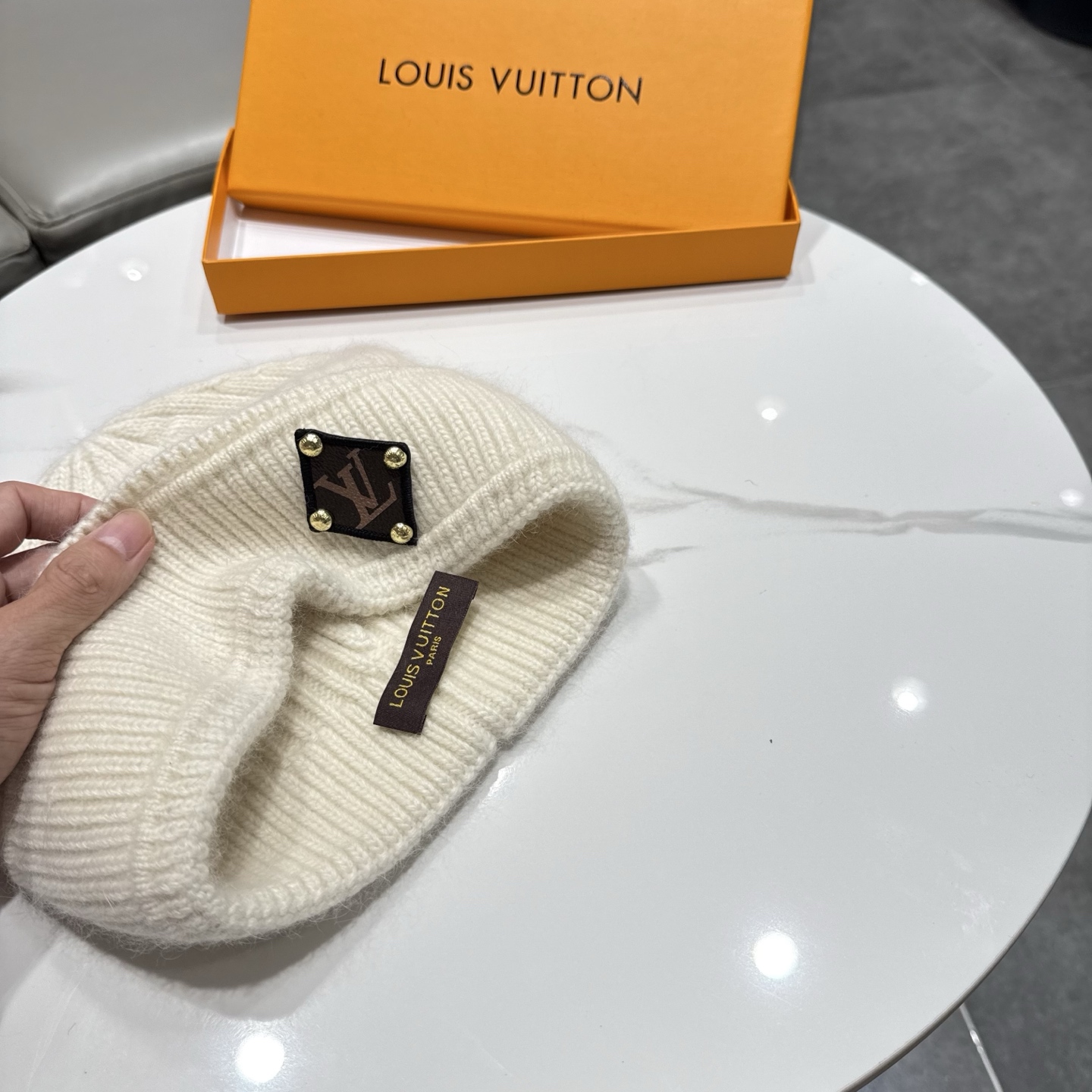 LV👒 秋冬新款针织毛线帽，超火爆💖质感一流，出街超好搭配！减龄神器