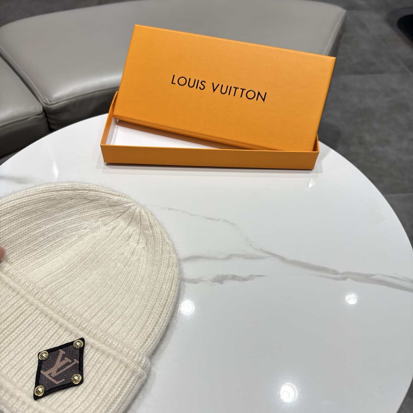 LV👒 秋冬新款针织毛线帽，超火爆💖质感一流，出街超好搭配！减龄神器