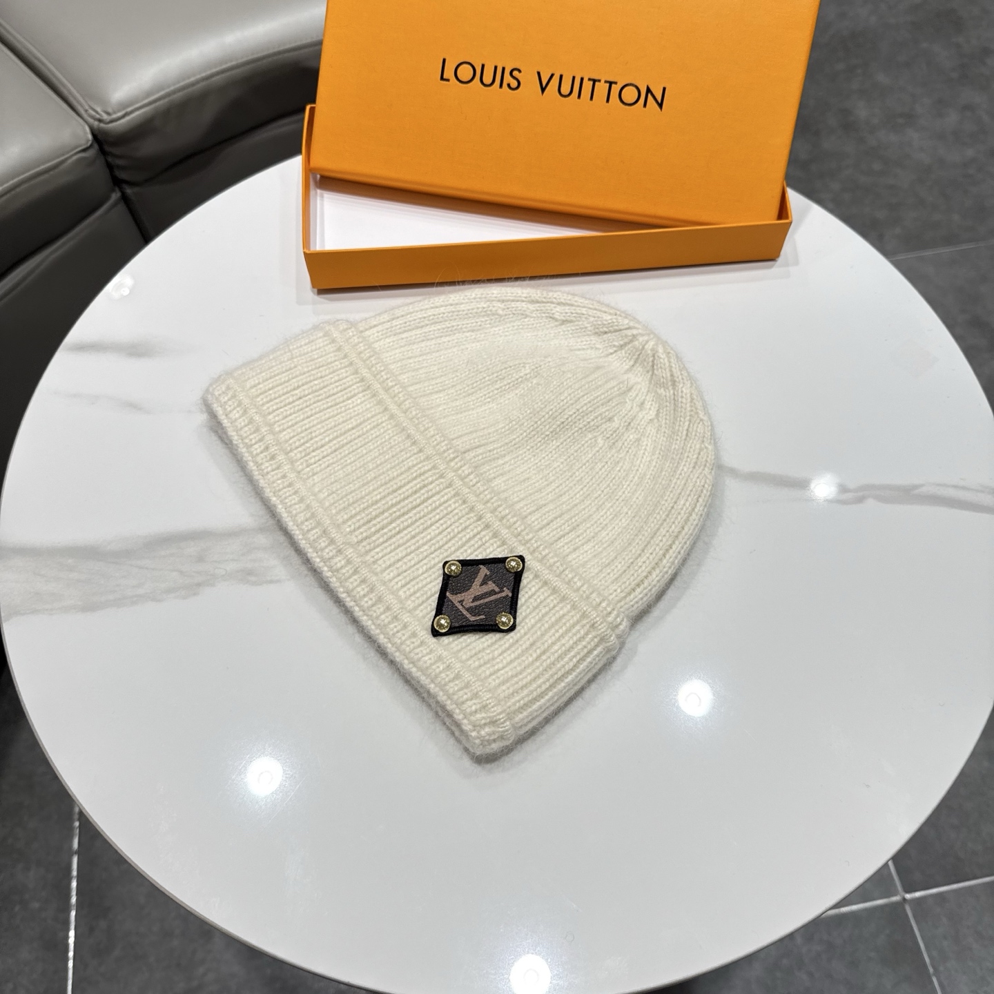 LV👒 秋冬新款针织毛线帽，超火爆💖质感一流，出街超好搭配！减龄神器