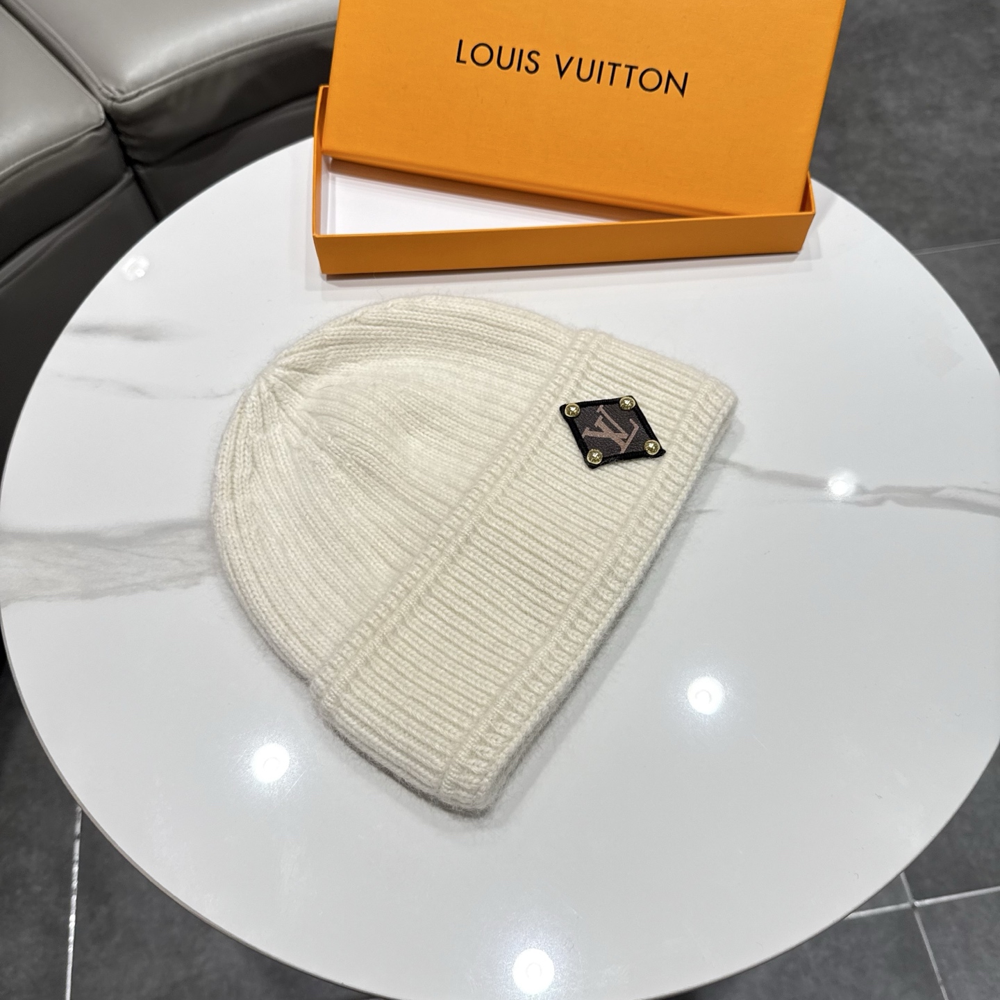 LV👒 秋冬新款针织毛线帽，超火爆💖质感一流，出街超好搭配！减龄神器
