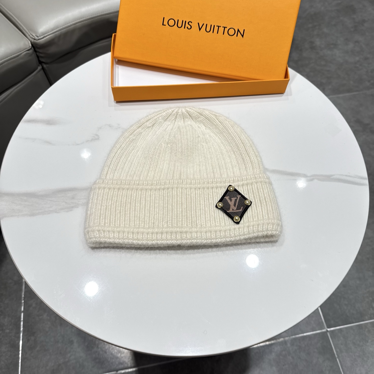 LV👒 秋冬新款针织毛线帽，超火爆💖质感一流，出街超好搭配！减龄神器
