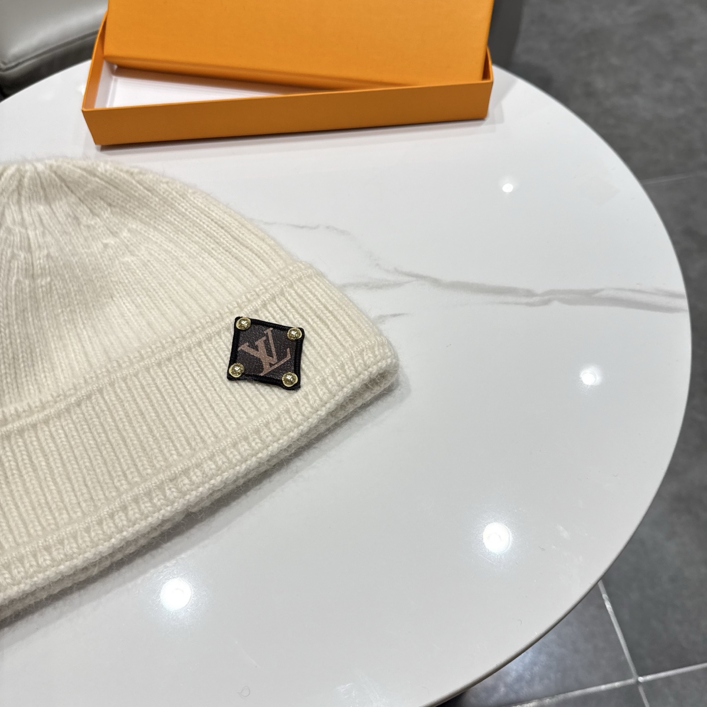 LV👒 秋冬新款针织毛线帽，超火爆💖质感一流，出街超好搭配！减龄神器