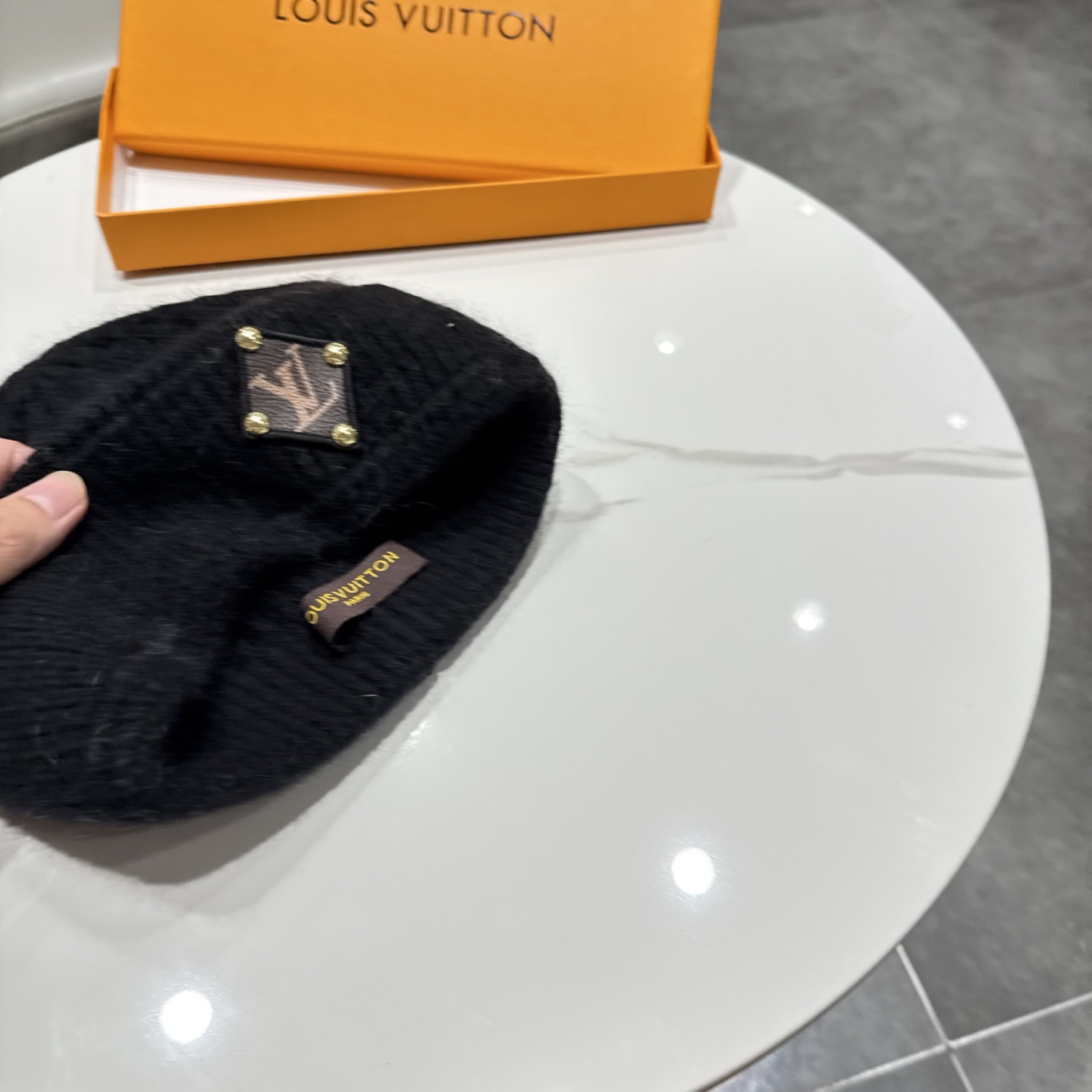 LV👒 秋冬新款针织毛线帽，超火爆💖质感一流，出街超好搭配！减龄神器