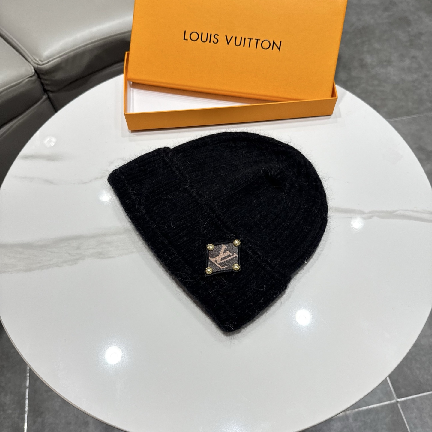 LV👒 秋冬新款针织毛线帽，超火爆💖质感一流，出街超好搭配！减龄神器