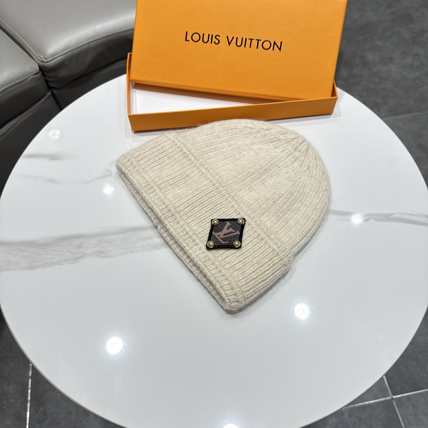 LV👒 秋冬新款针织毛线帽，超火爆💖质感一流，出街超好搭配！减龄神器