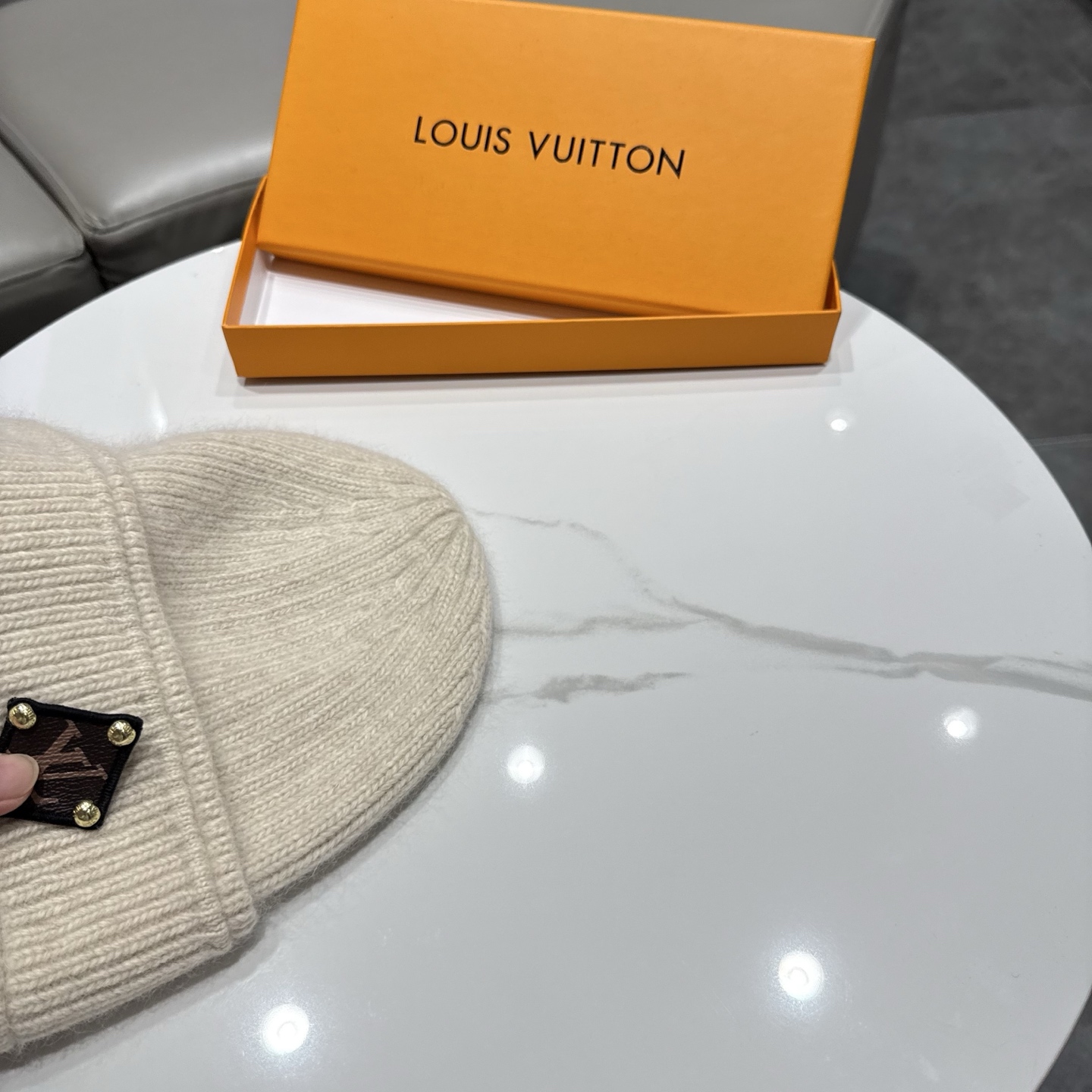 LV👒 秋冬新款针织毛线帽，超火爆💖质感一流，出街超好搭配！减龄神器
