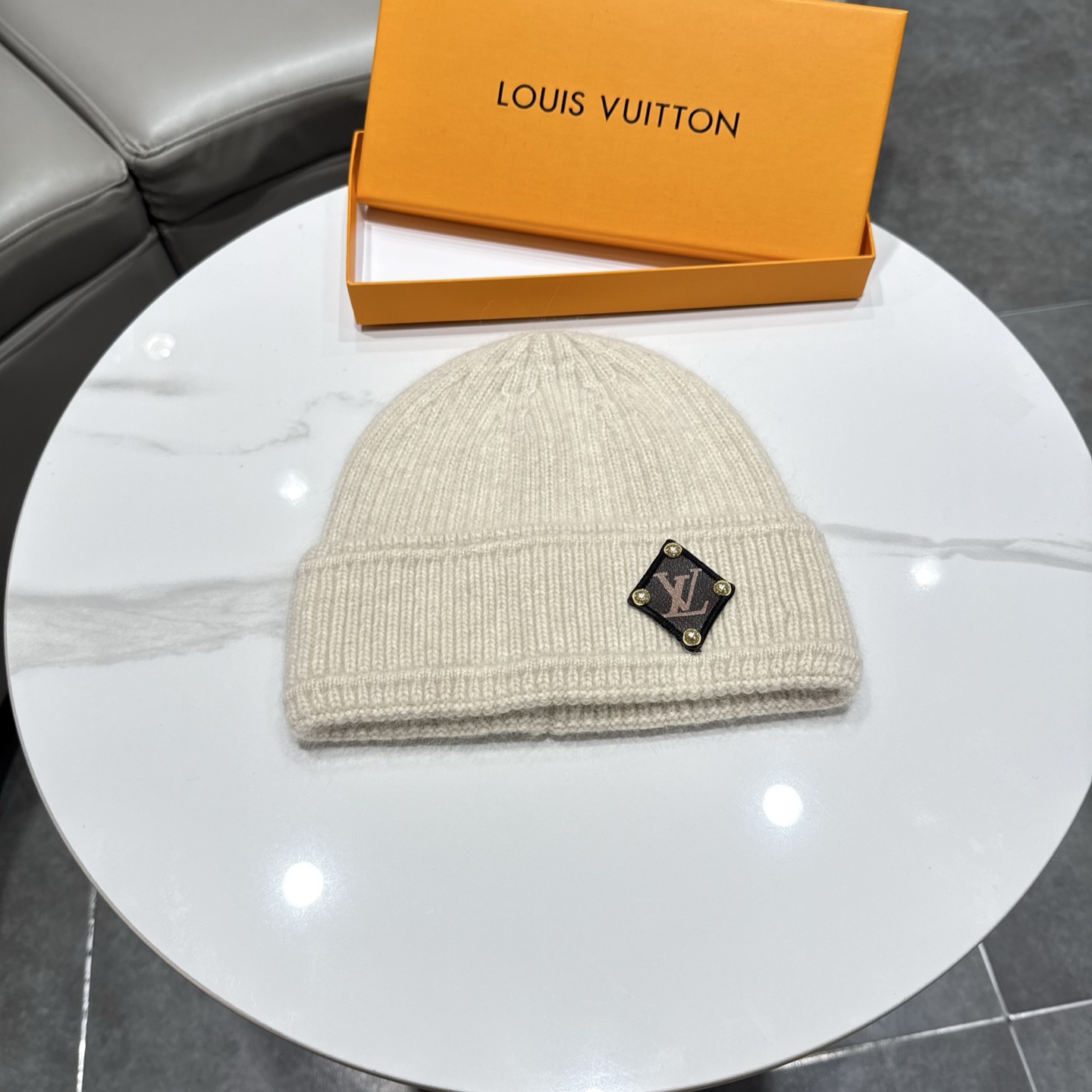 LV👒 秋冬新款针织毛线帽，超火爆💖质感一流，出街超好搭配！减龄神器