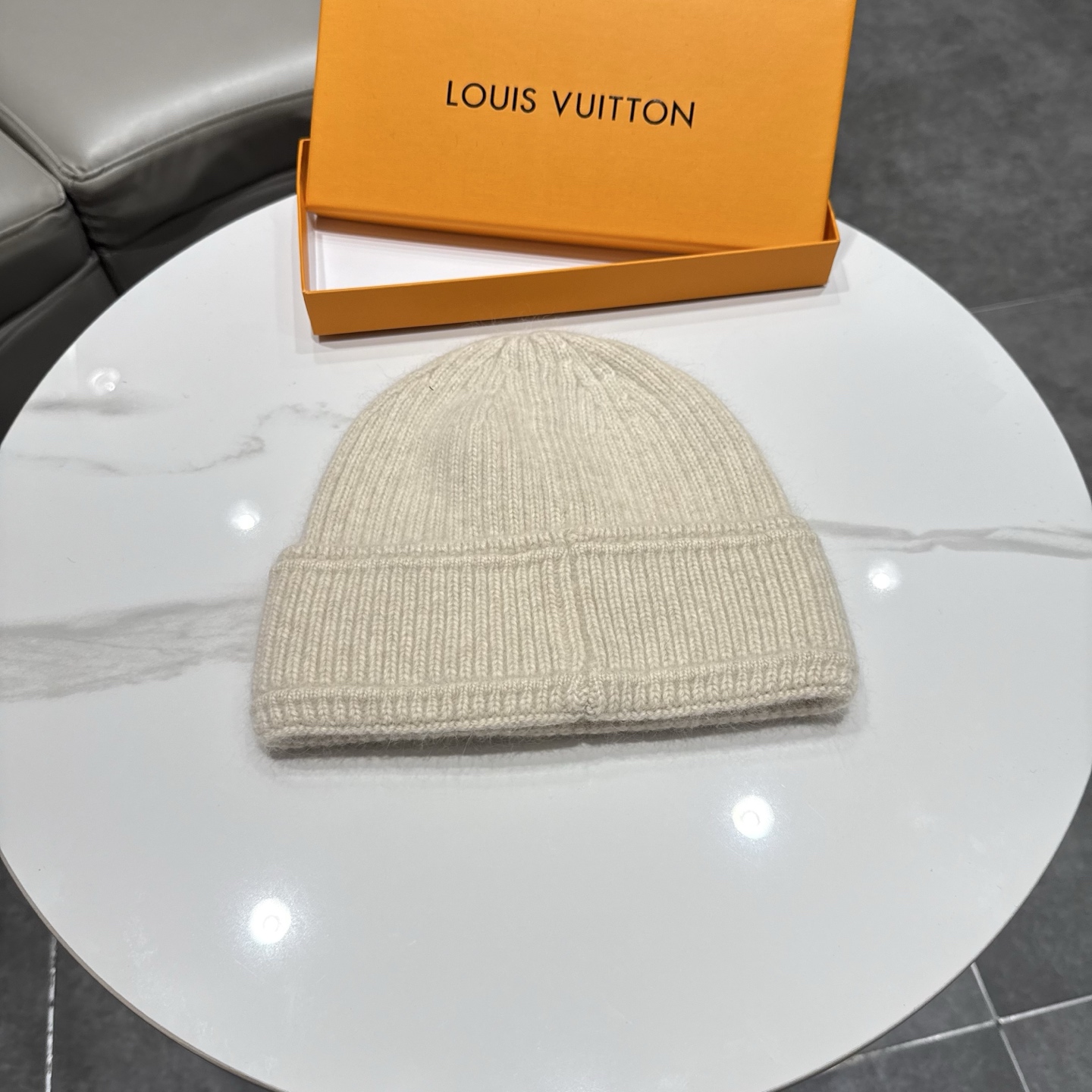 LV👒 秋冬新款针织毛线帽，超火爆💖质感一流，出街超好搭配！减龄神器