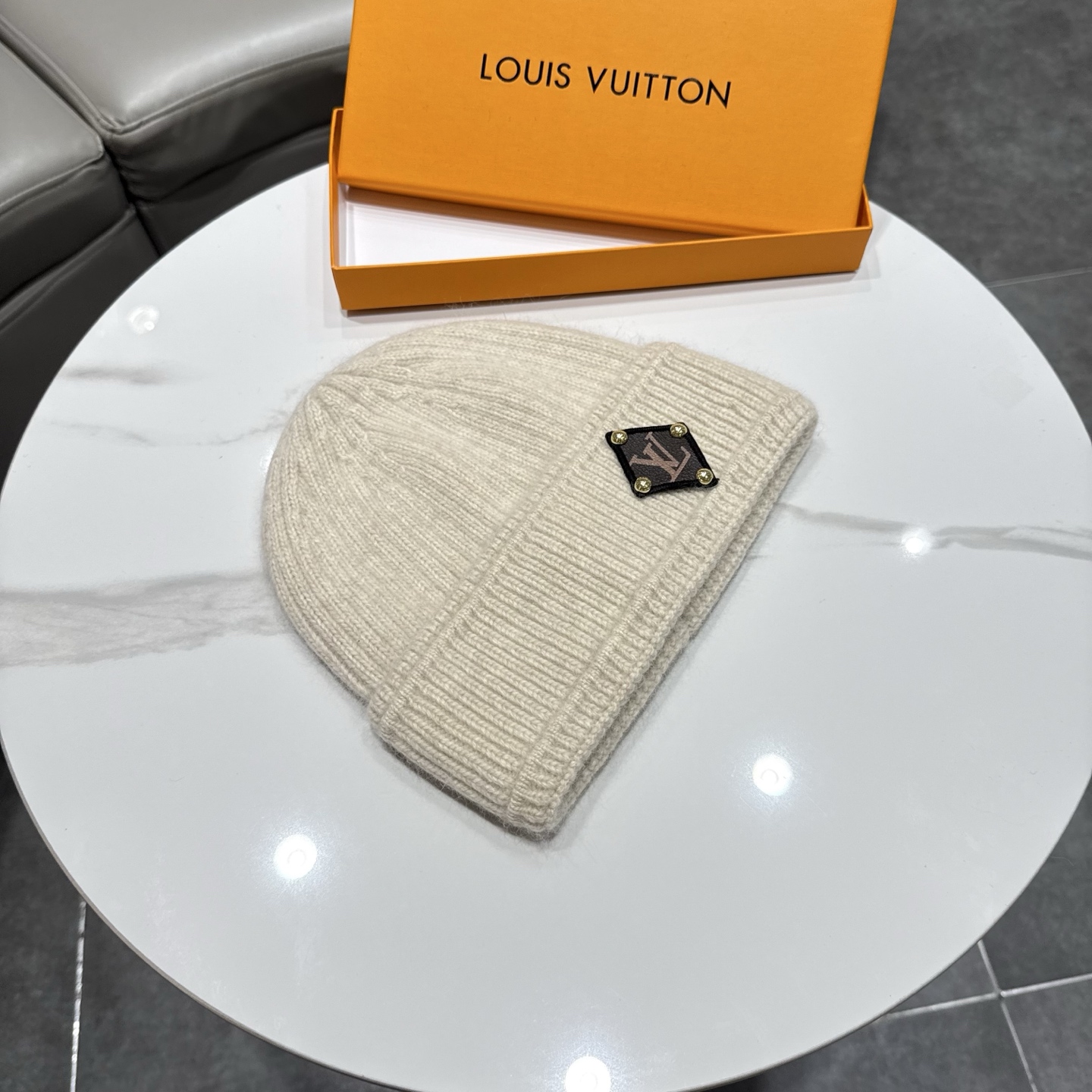 LV👒 秋冬新款针织毛线帽，超火爆💖质感一流，出街超好搭配！减龄神器
