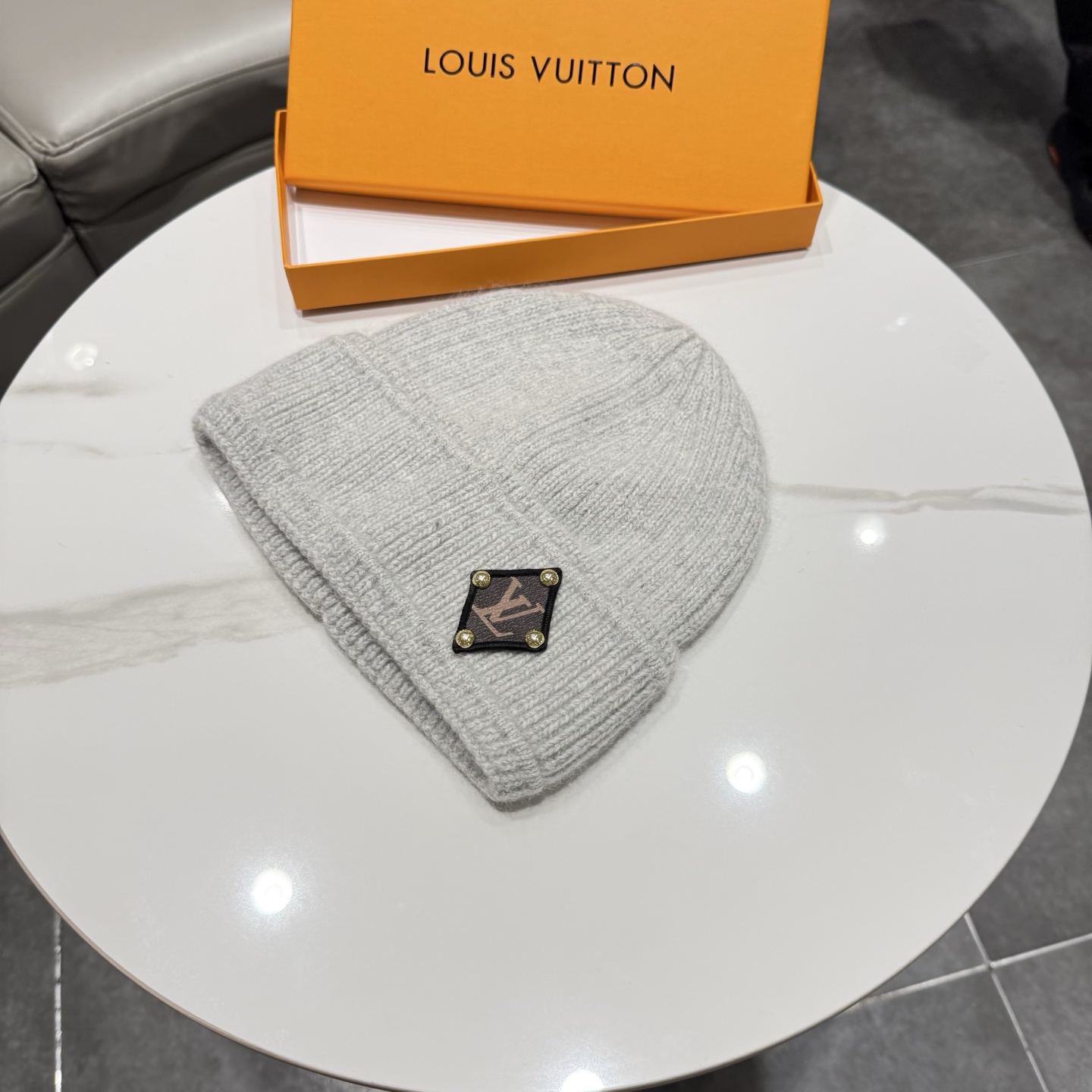 LV👒 秋冬新款针织毛线帽，超火爆💖质感一流，出街超好搭配！减龄神器