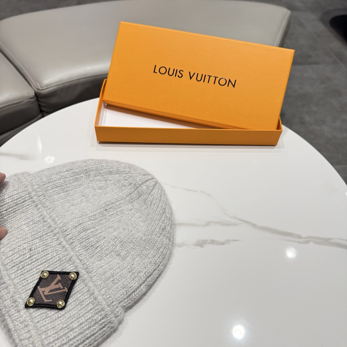 LV👒 秋冬新款针织毛线帽，超火爆💖质感一流，出街超好搭配！减龄神器