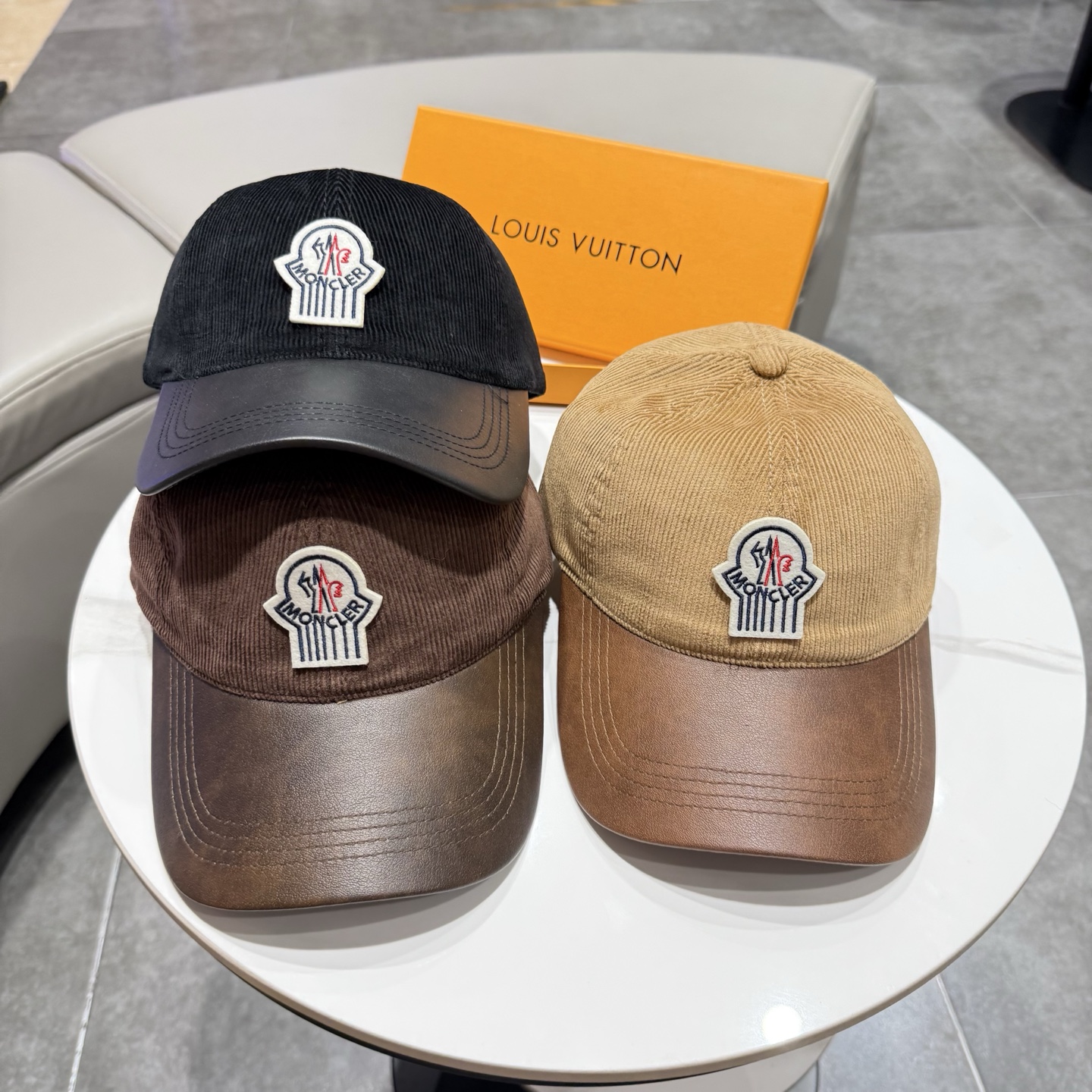 蒙口MONCLER秋冬新款棒球帽，时尚炸街单品，风格很OK，网红.时尚博主的最爱！高品质舒适透气，凹造型很好看